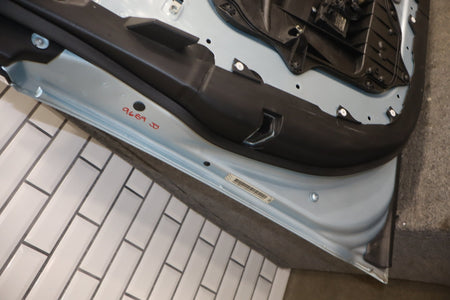 2010-2013 Jaguar XJ L Portfolio Left Front Door Rhodium Silver RDSL