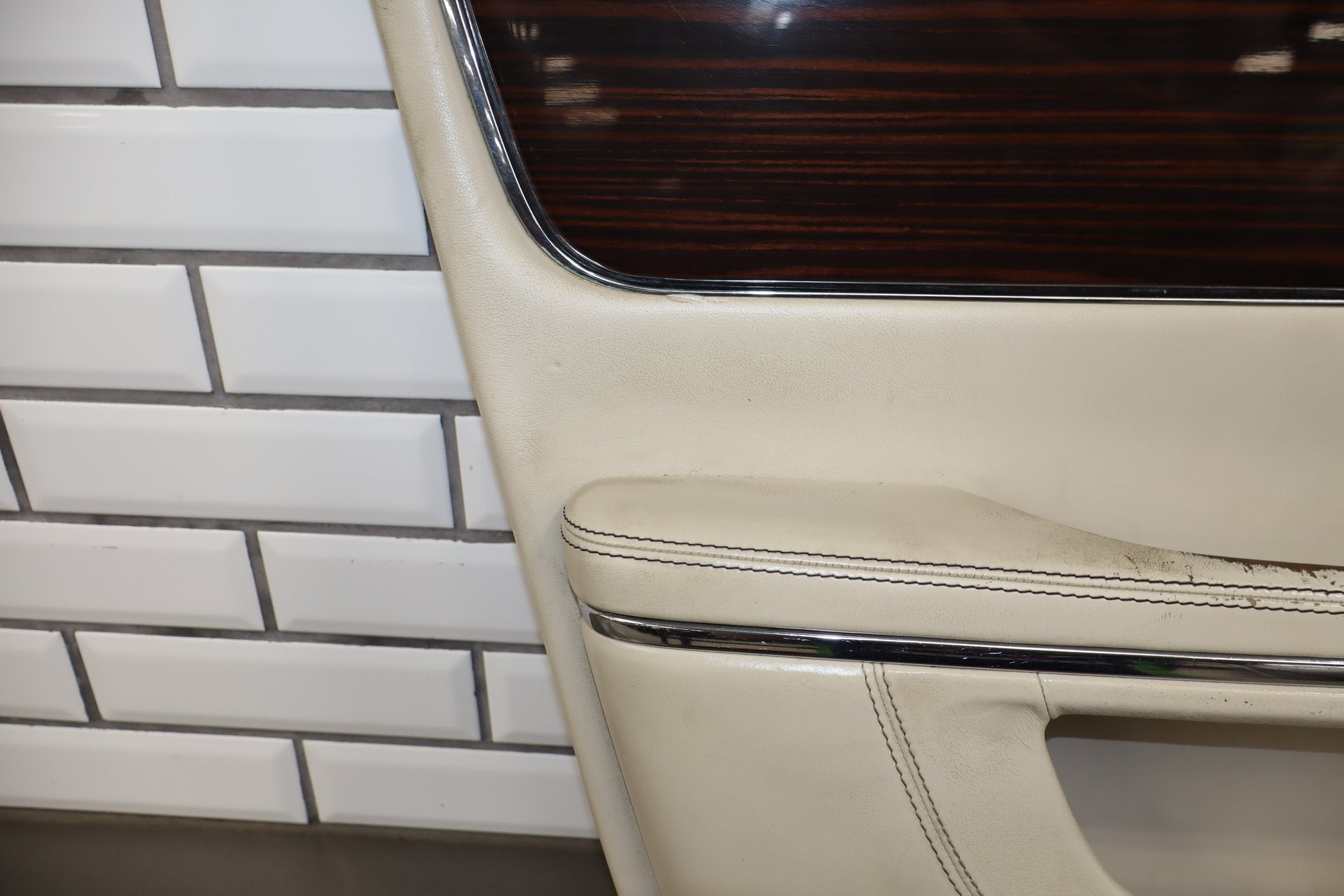 2010-2013 Jaguar XJ L Portfolio Left Front Interior Trim Panel Ivory IVNA