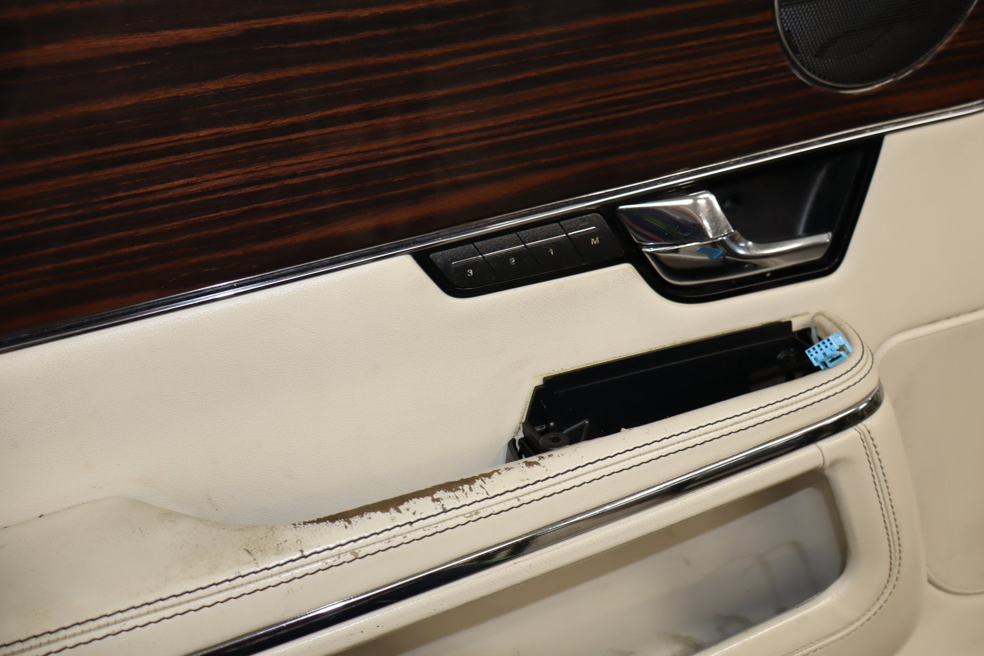 2010-2013 Jaguar XJ L Portfolio Left Front Interior Trim Panel Ivory IVNA