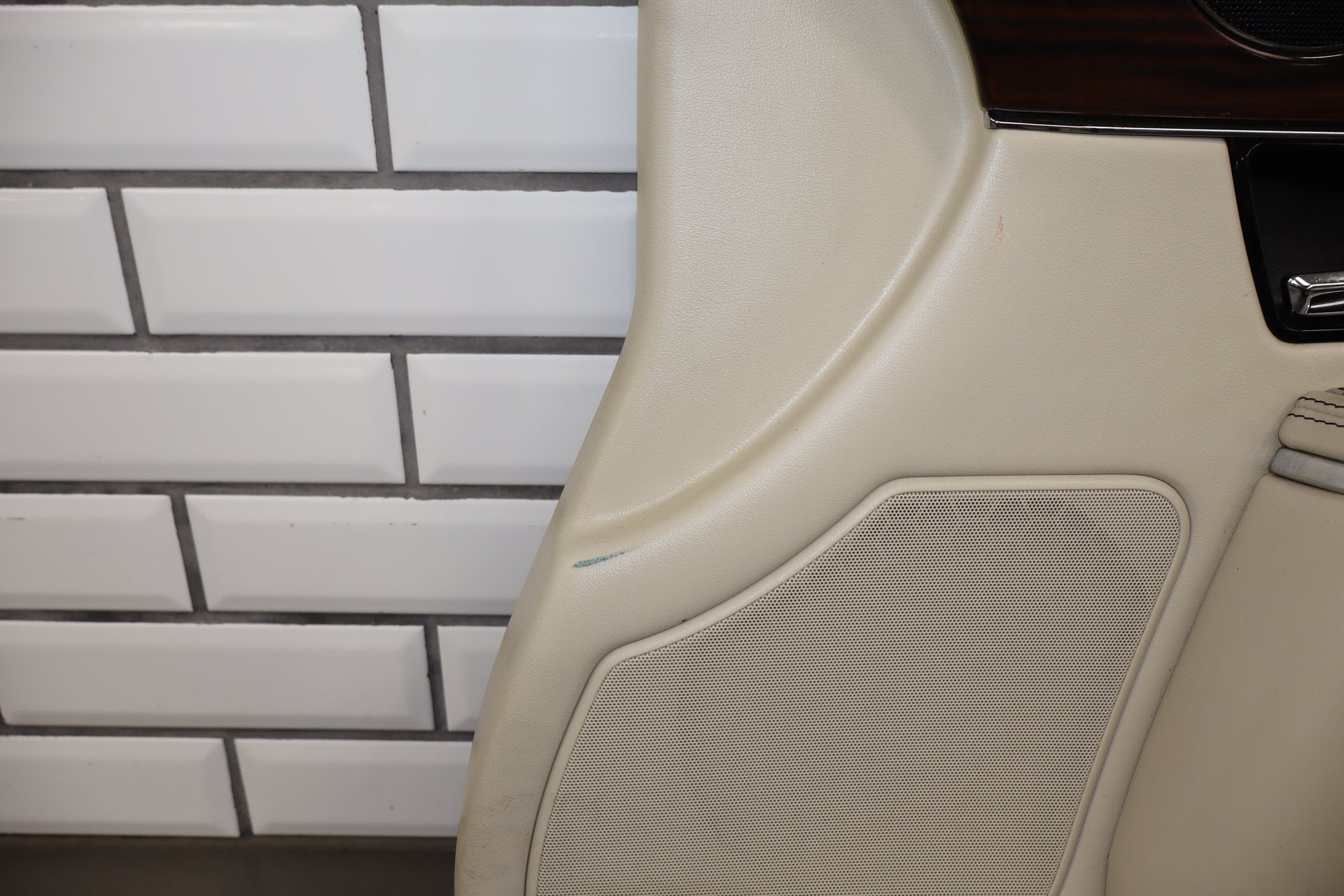 2010-2013 Jaguar XJ L Portfolio Right Front Interior Trim Panel Ivory IVNA