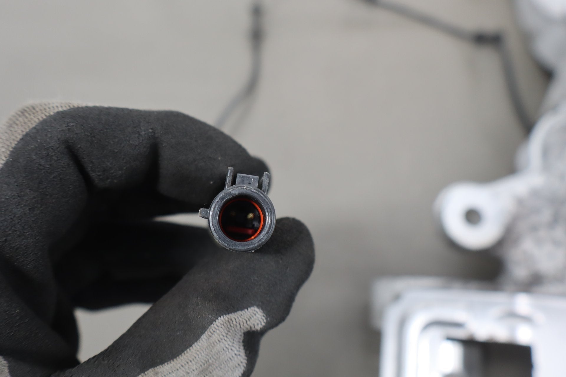 2010-2013 Jaguar XJ L Portfolio Right Front Spindle
