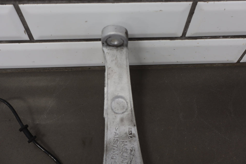 2010-2013 Jaguar XJ L Portfolio Right Front Spindle