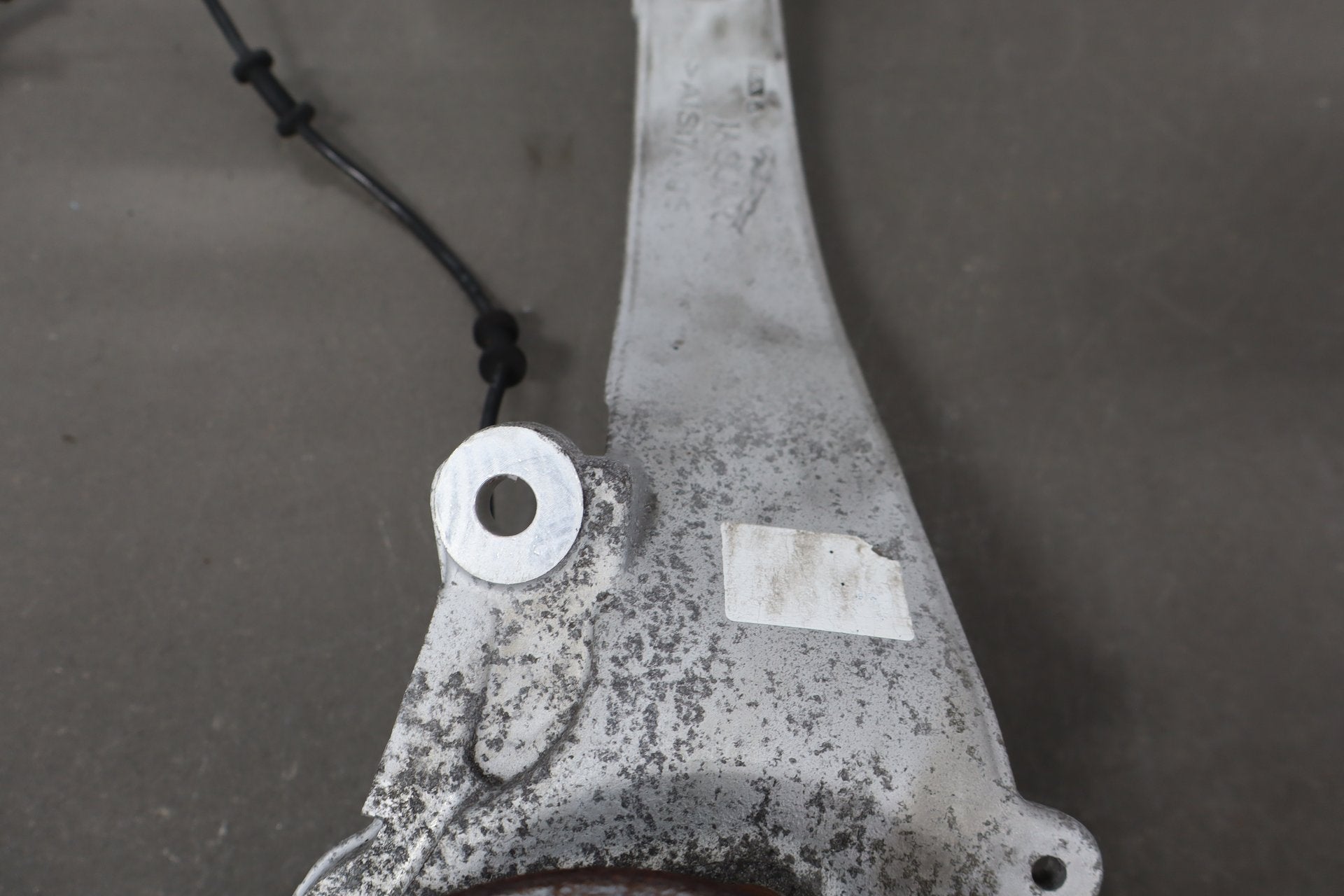 2010-2013 Jaguar XJ L Portfolio Right Front Spindle
