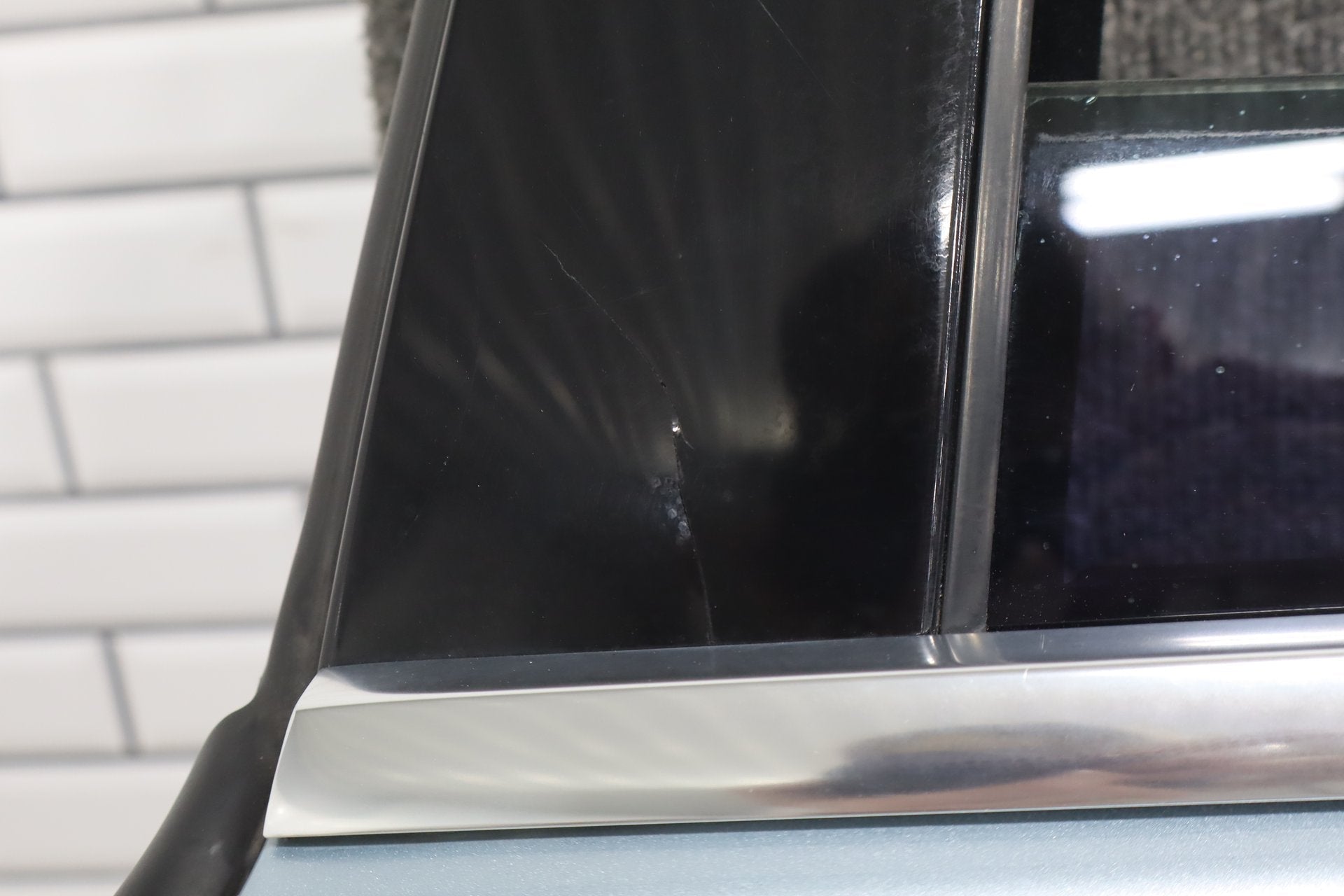 2010-2013 Jaguar XJ Left Rear Door Rhodium Silver ( RDSL )