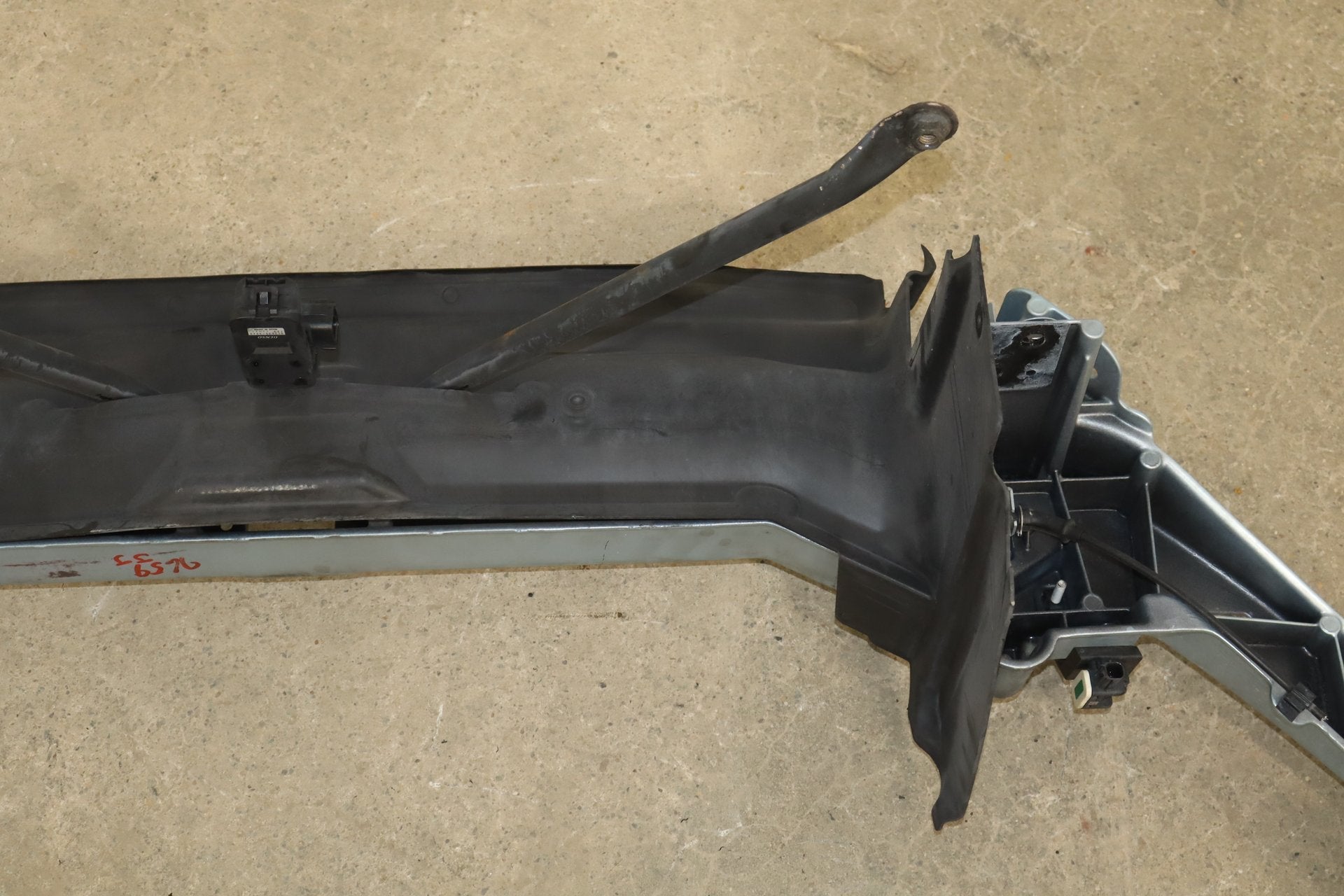 2010-2013 Jaguar XJ Radiator Core Support