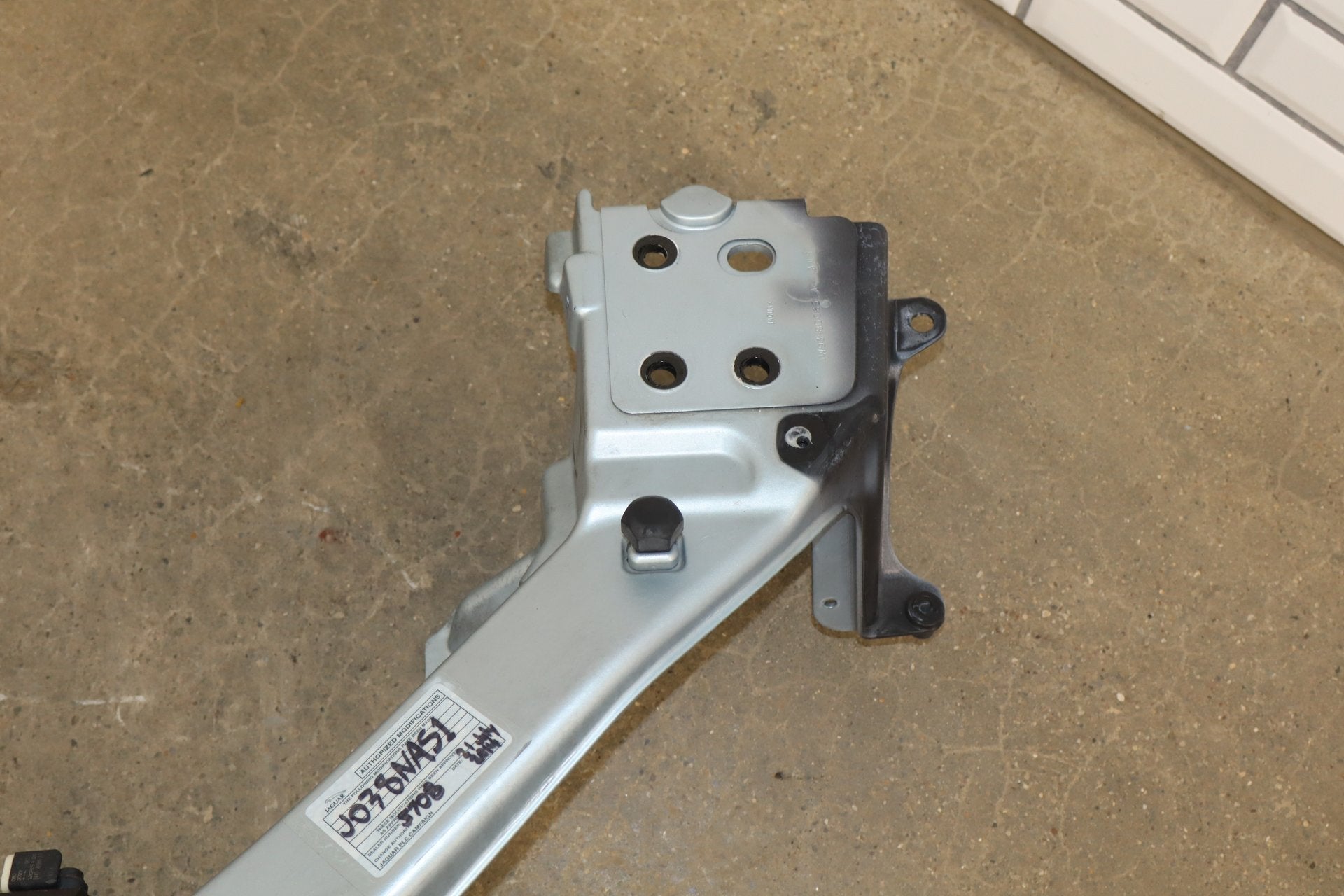 2010-2013 Jaguar XJ Radiator Core Support