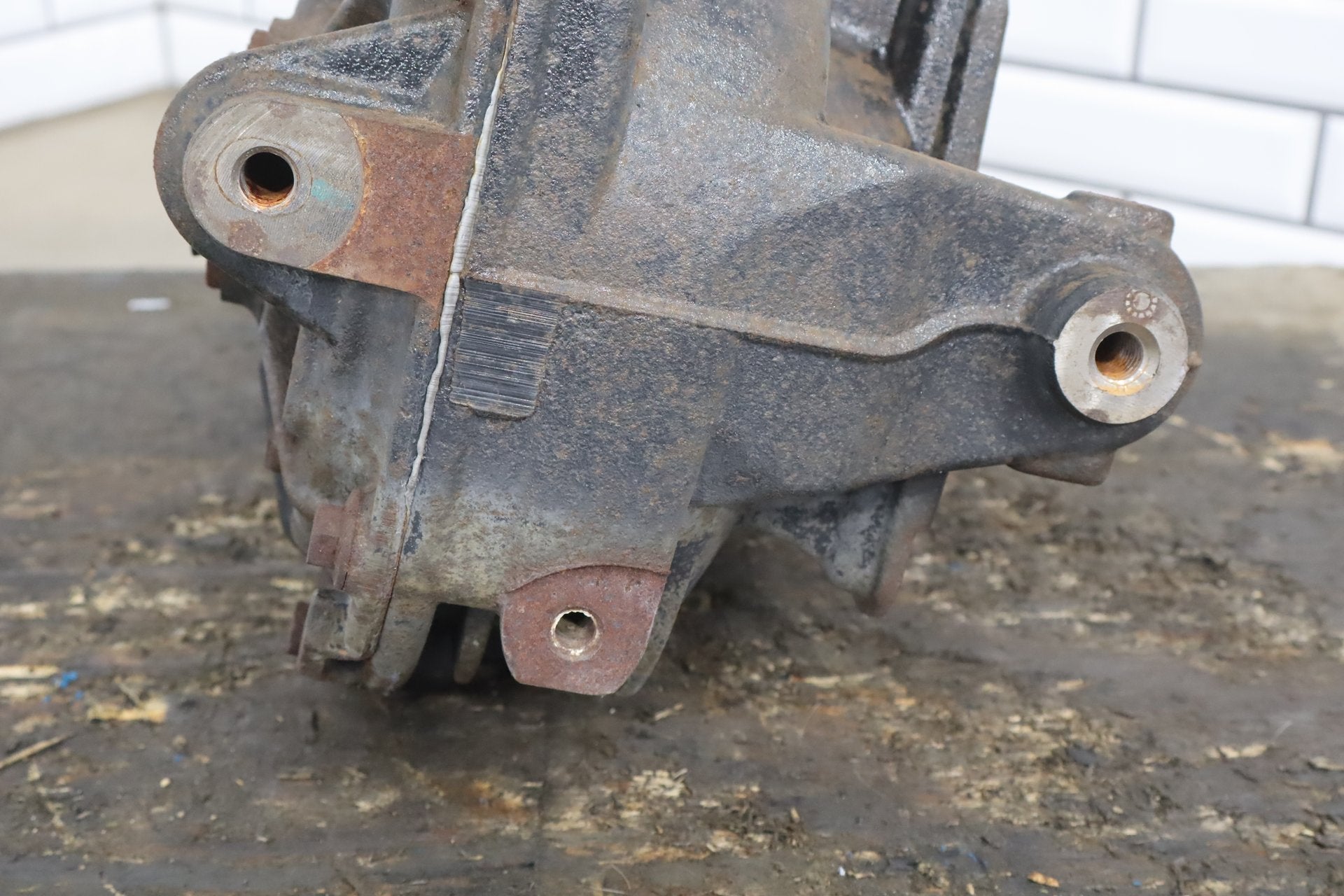 2010-2013 Jaguar XJ Rear Differential Carrier Assembly OEM 3.31 Ratio