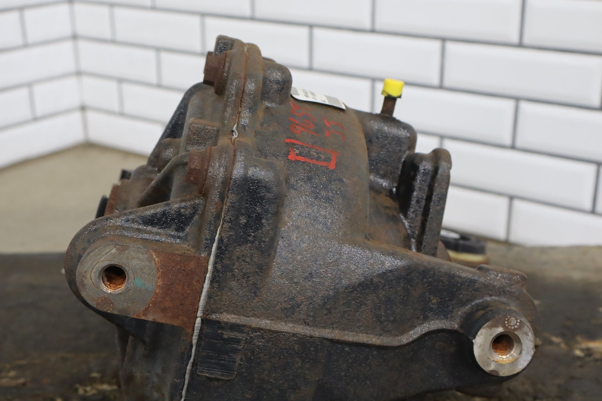 2010-2013 Jaguar XJ Rear Differential Carrier Assembly OEM 3.31 Ratio