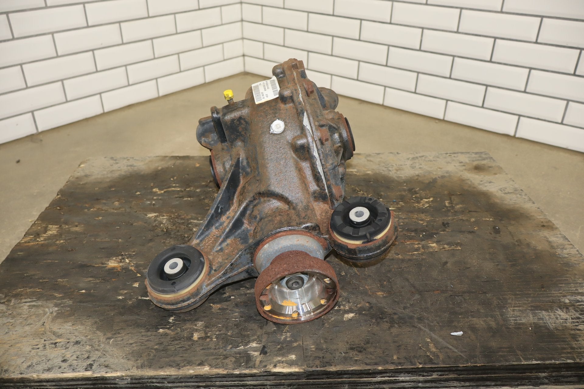 2010-2013 Jaguar XJ Rear Differential Carrier Assembly OEM 3.31 Ratio