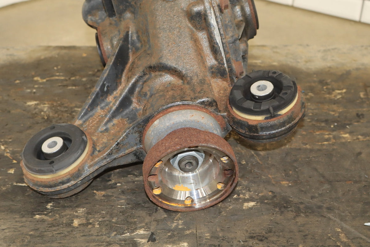 2010-2013 Jaguar XJ Rear Differential Carrier Assembly OEM 3.31 Ratio