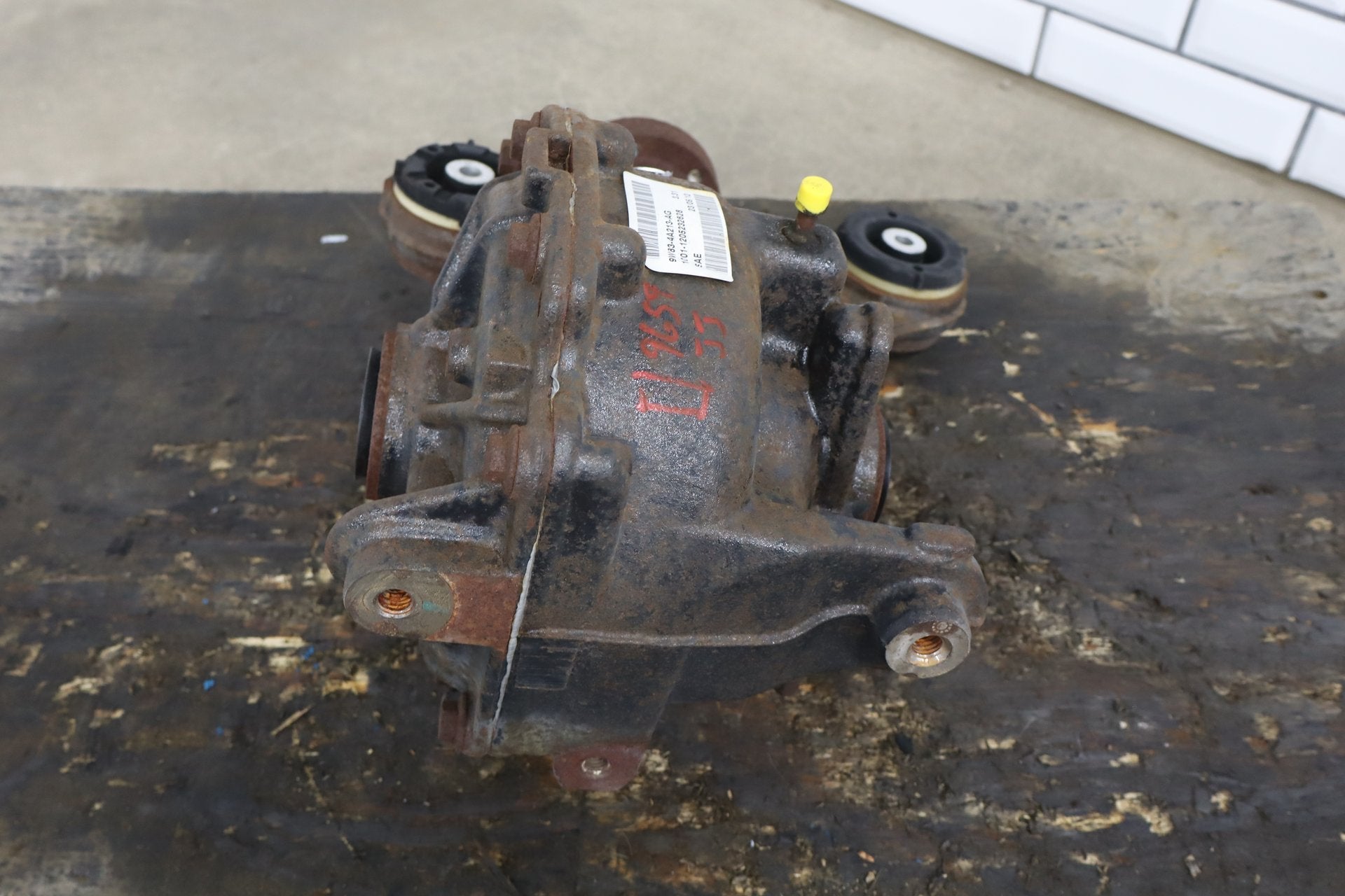 2010-2013 Jaguar XJ Rear Differential Carrier Assembly OEM 3.31 Ratio