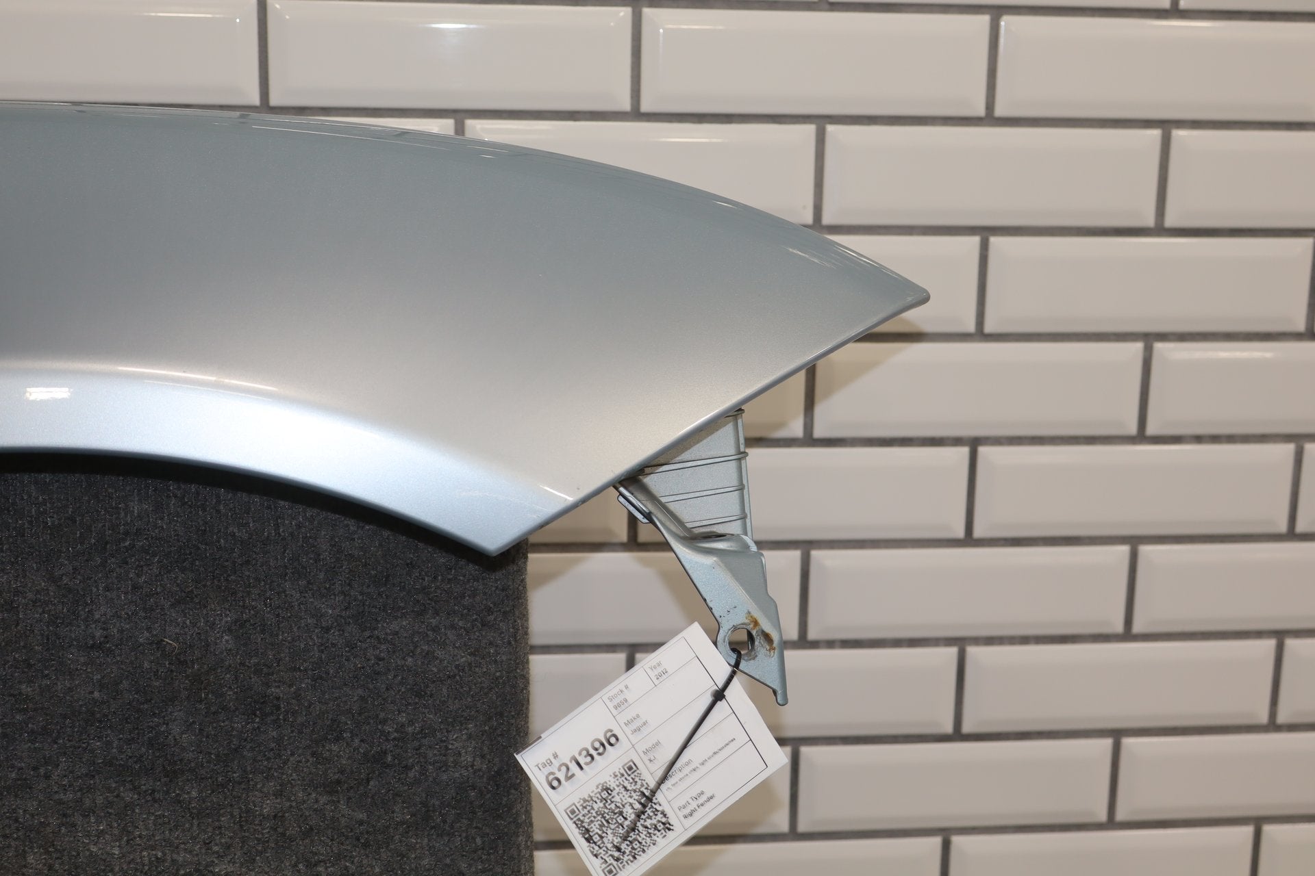 2010-2013 Jaguar XJ Right Fender L Portfolio Rhodium Silver RDSL