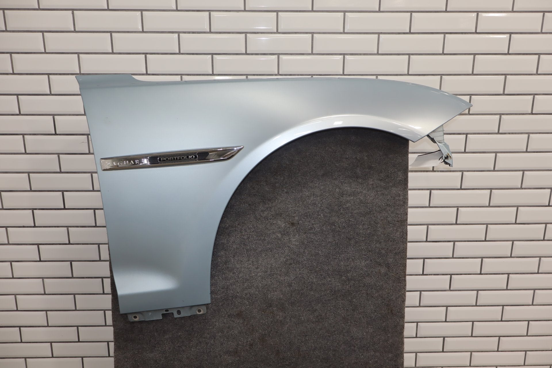 2010-2013 Jaguar XJ Right Fender L Portfolio Rhodium Silver RDSL