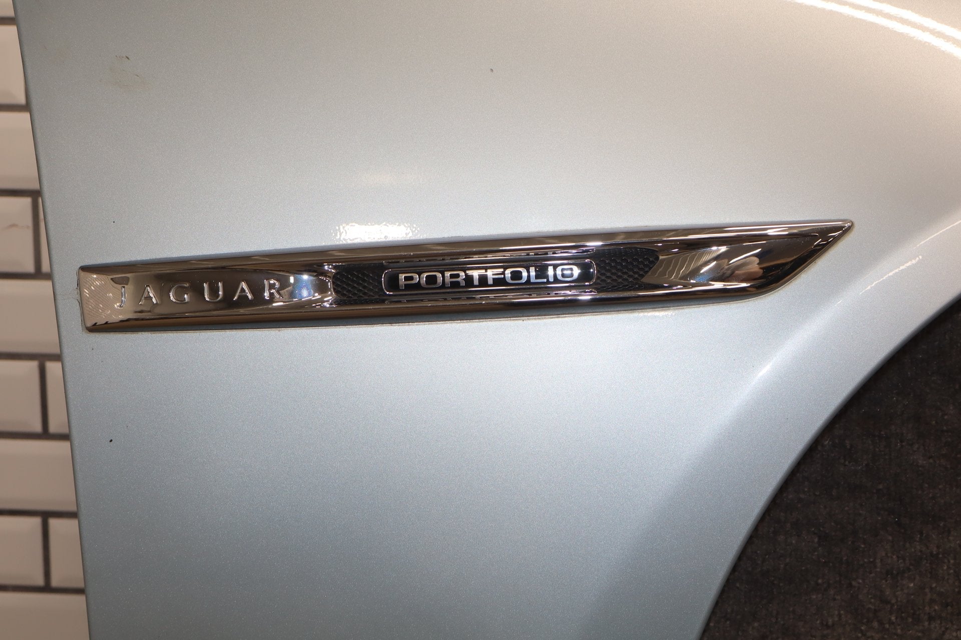 2010-2013 Jaguar XJ Right Fender L Portfolio Rhodium Silver RDSL