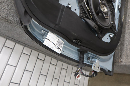 2010-2013 Jaguar XJ Right Front Door Rhodium Silver RDSL