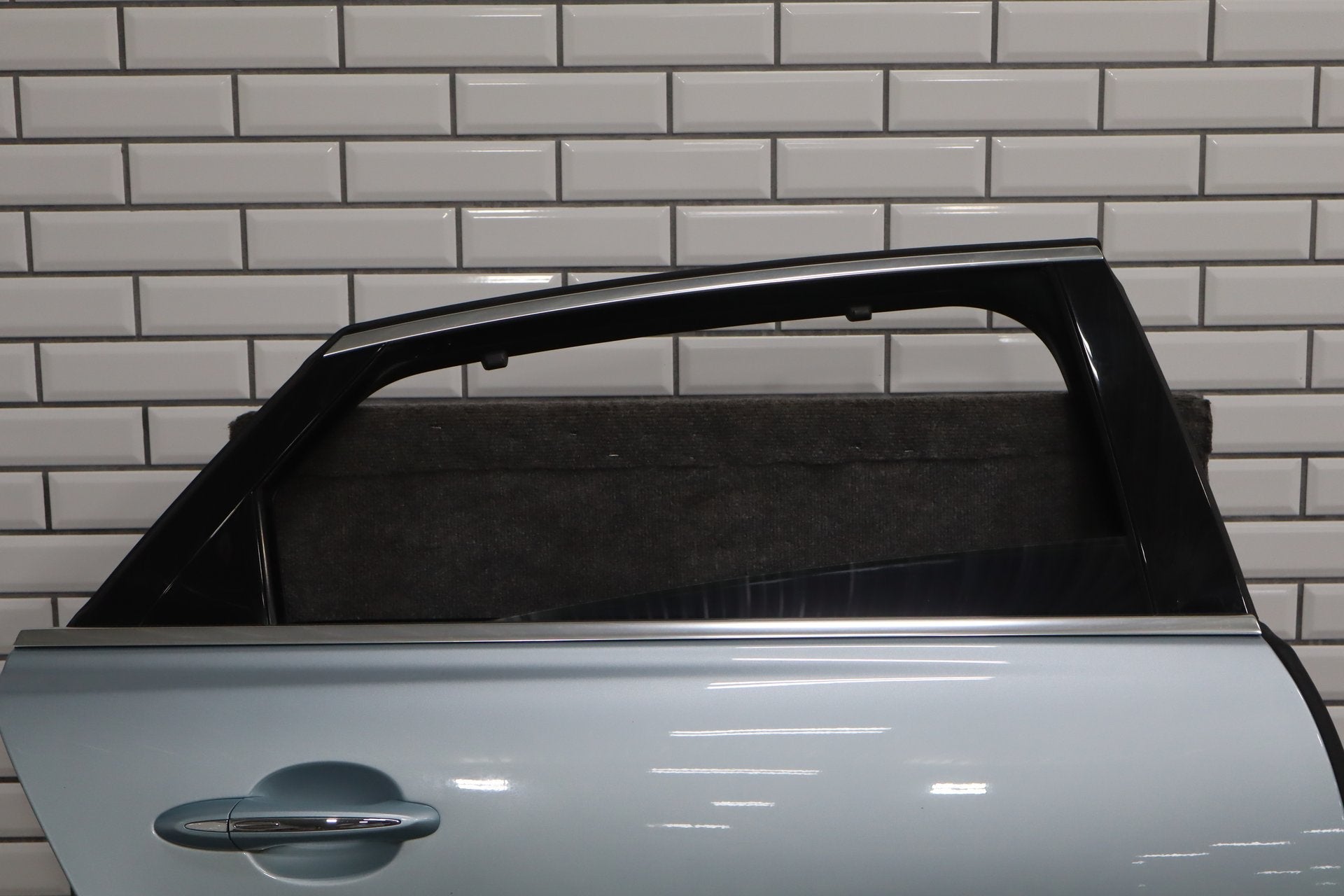 2010-2013 Jaguar XJ Right Rear Door Rhodium Silver ( RDSL )