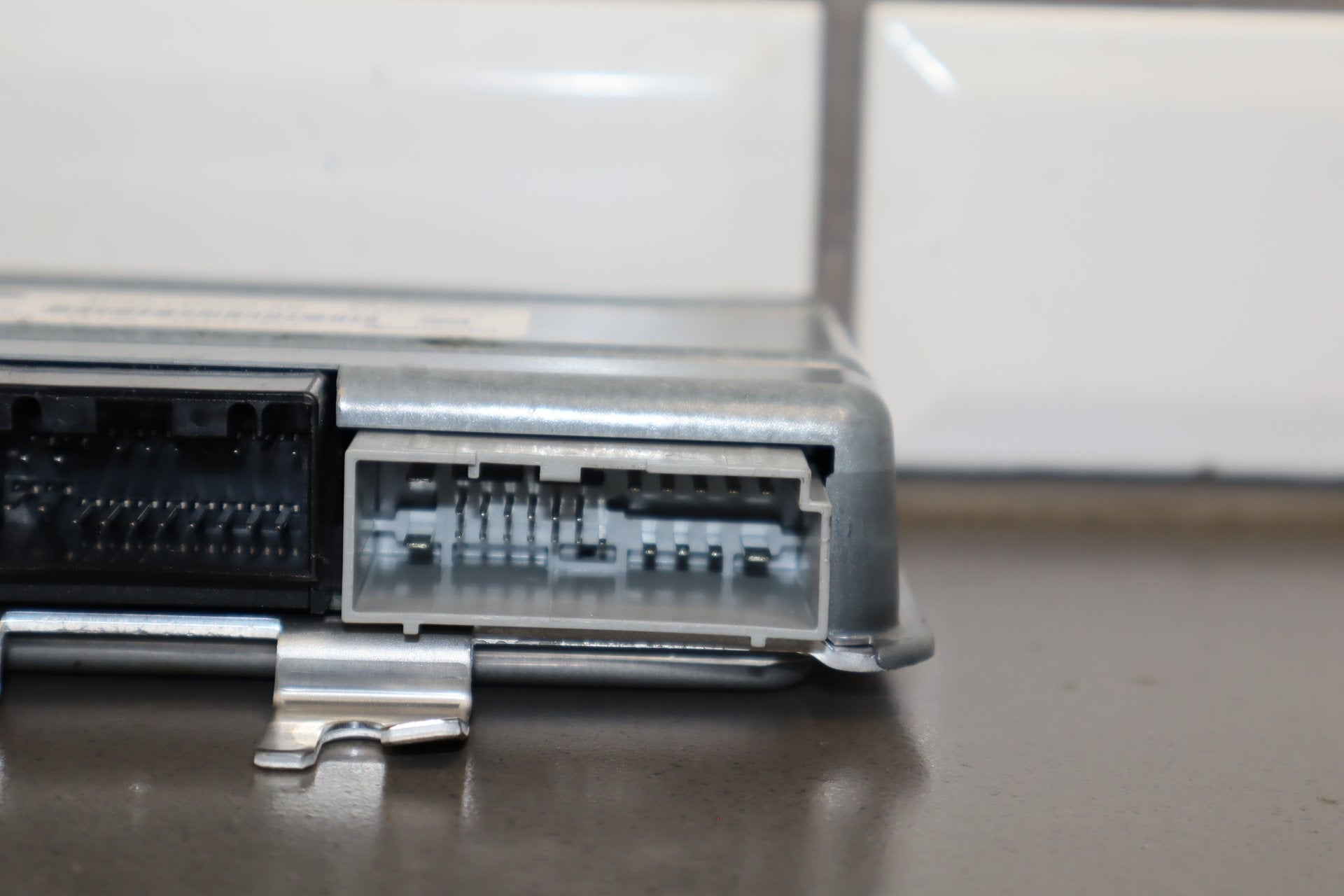 2010-2013 Jaguar XJ Suspension Control Module (SCM) OEM