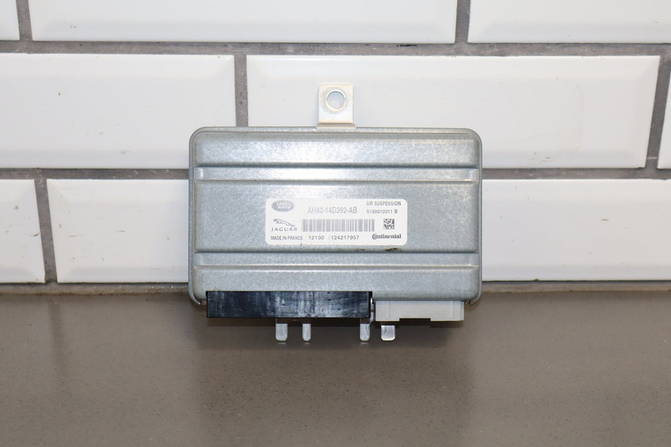 2010-2013 Jaguar XJ Suspension Control Module (SCM) OEM