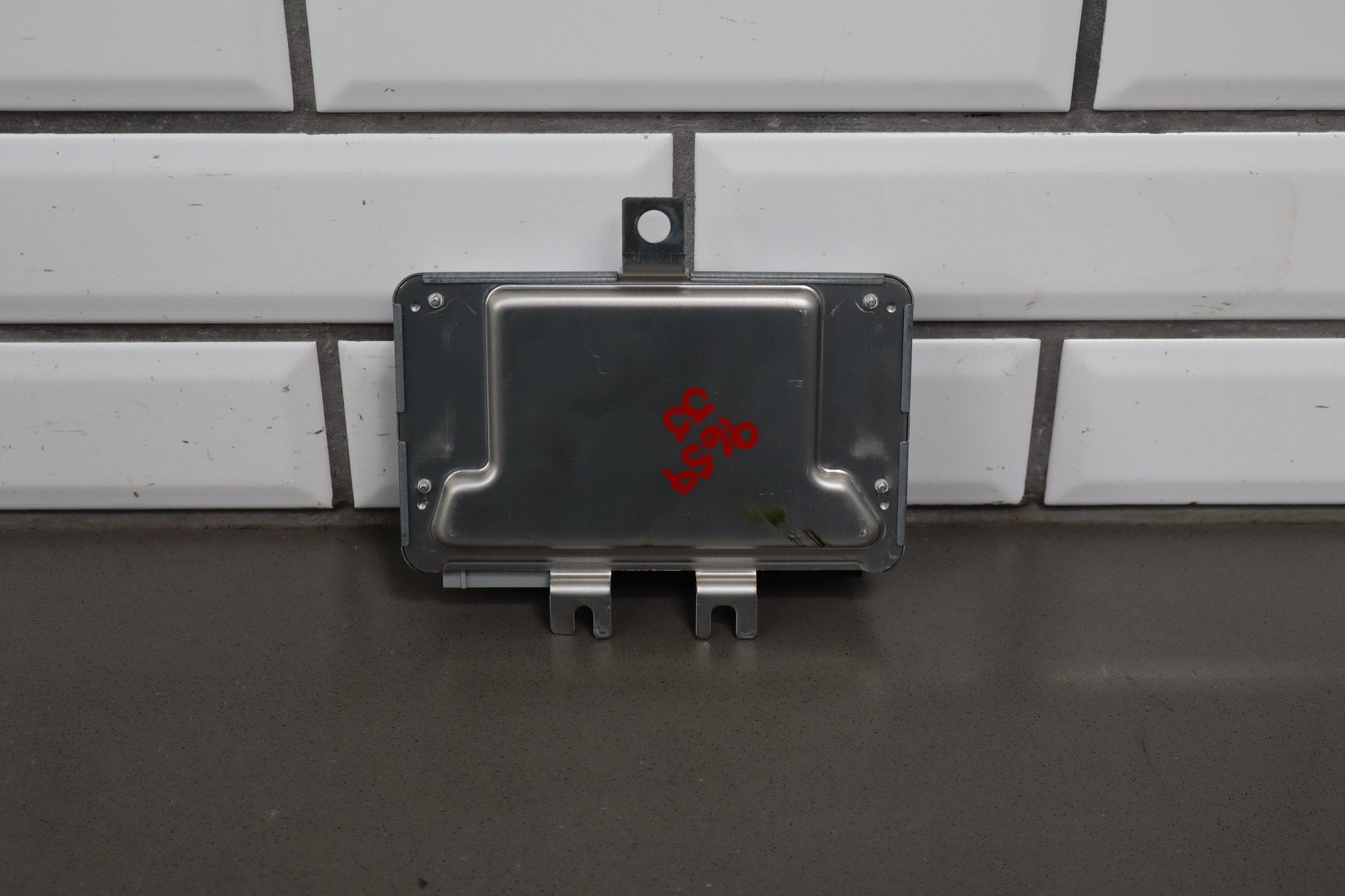 2010-2013 Jaguar XJ Suspension Control Module (SCM) OEM