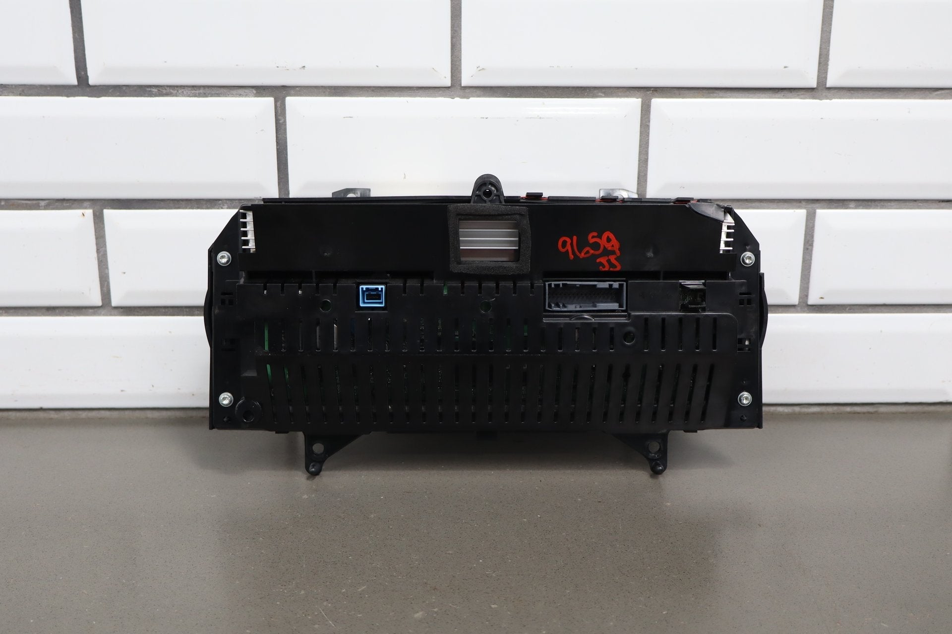 2010-2013 Jaguar XJL 170 MPH Speedometer Instrument Cluster P/N: CW93-10849-AB