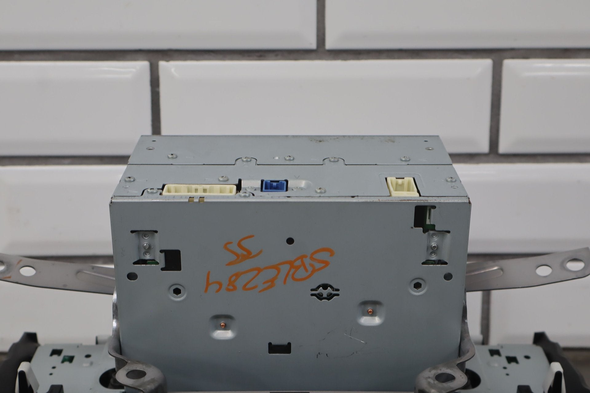 2010-2013 Lexus GX460 In-Dash Radio AM-FM-CD Receiver *Scratched Door*