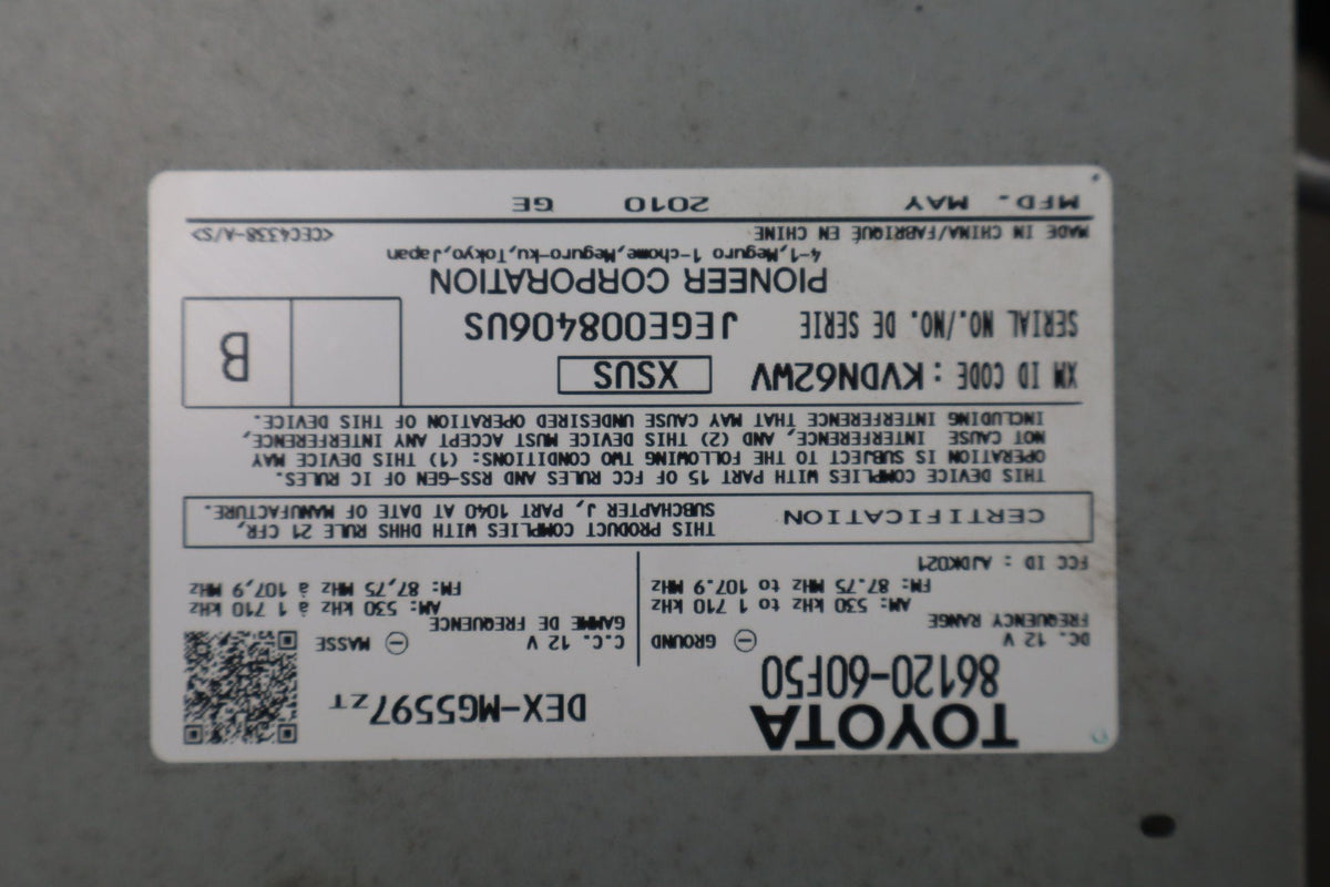 2010-2013 Lexus GX460 In-Dash Radio AM-FM-CD Receiver *Scratched Door*