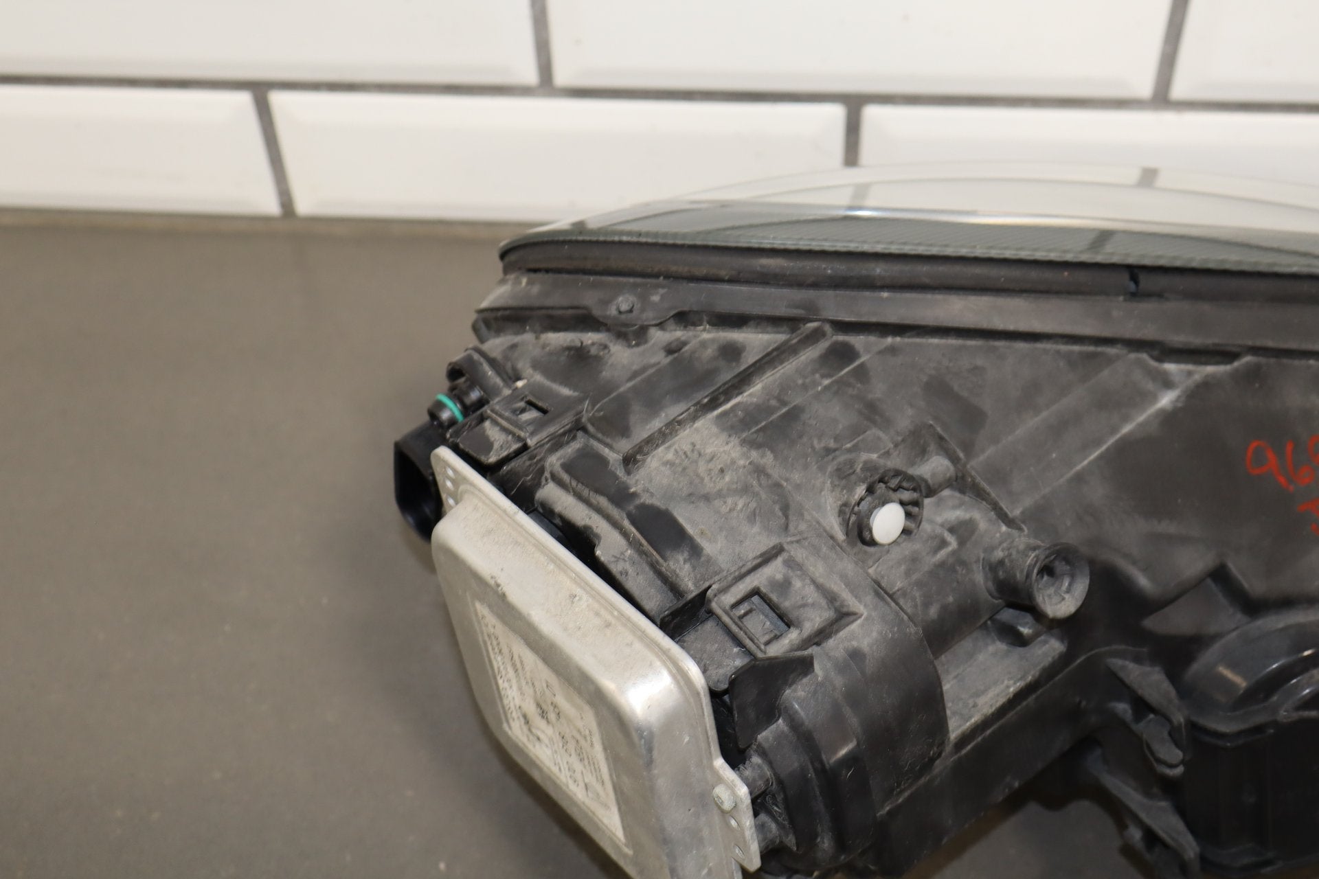2010-2013 Porsche Panamera Driver Left XENON HID Headlamp OEM