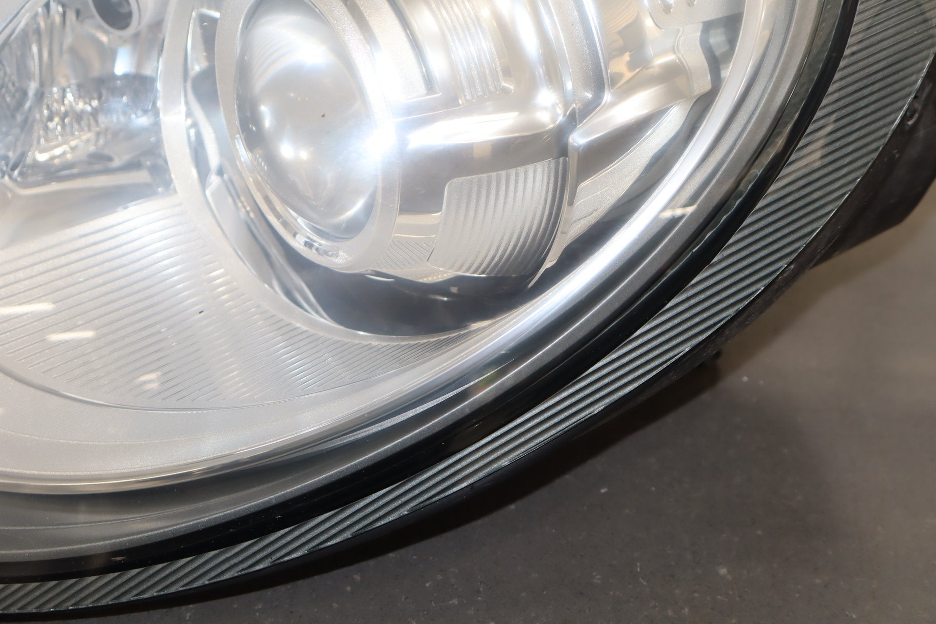 2010-2013 Porsche Panamera Driver Left XENON HID Headlamp OEM
