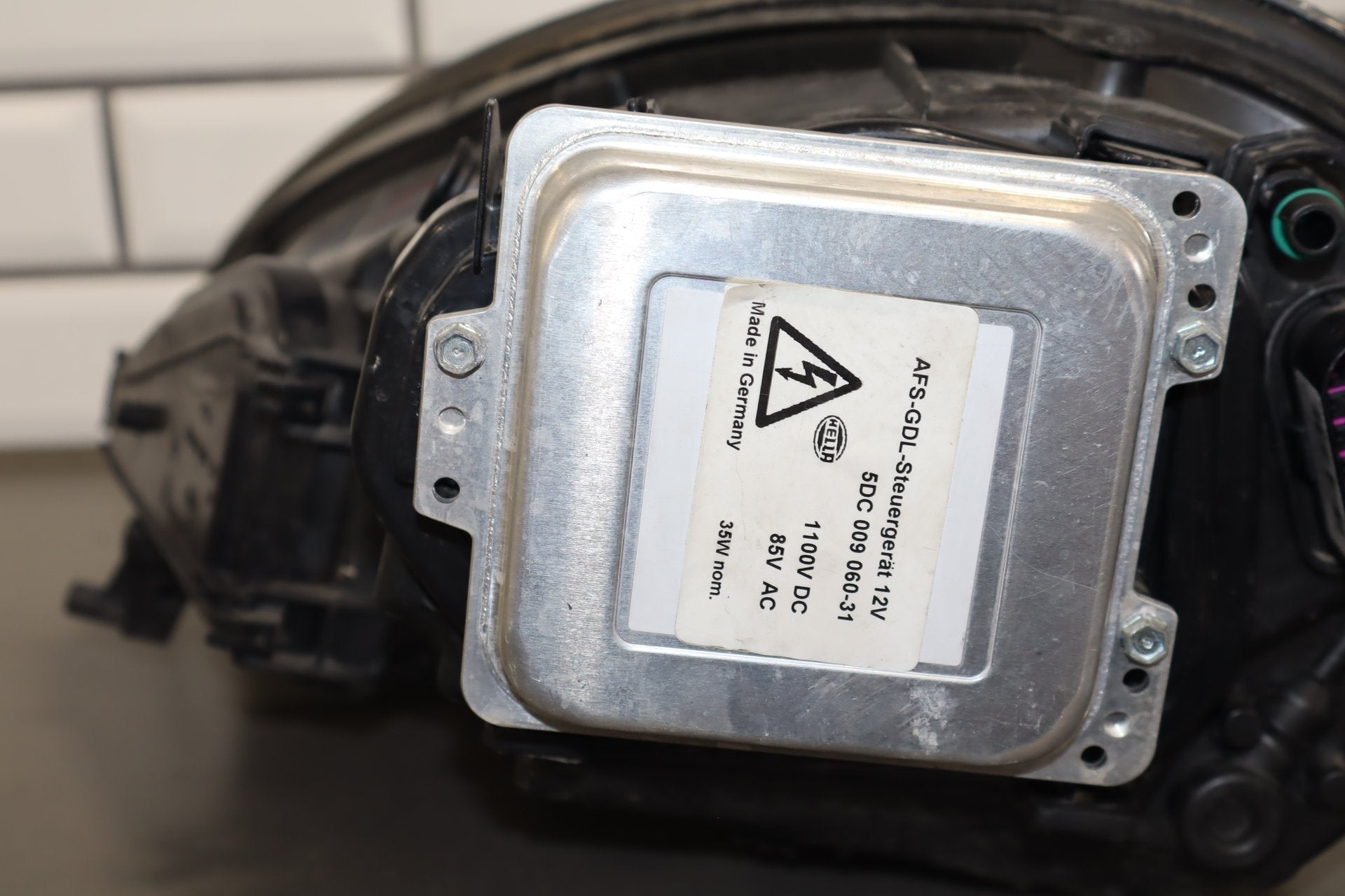 2010-2013 Porsche Panamera Passenger Right XENON HID Headlamp OEM