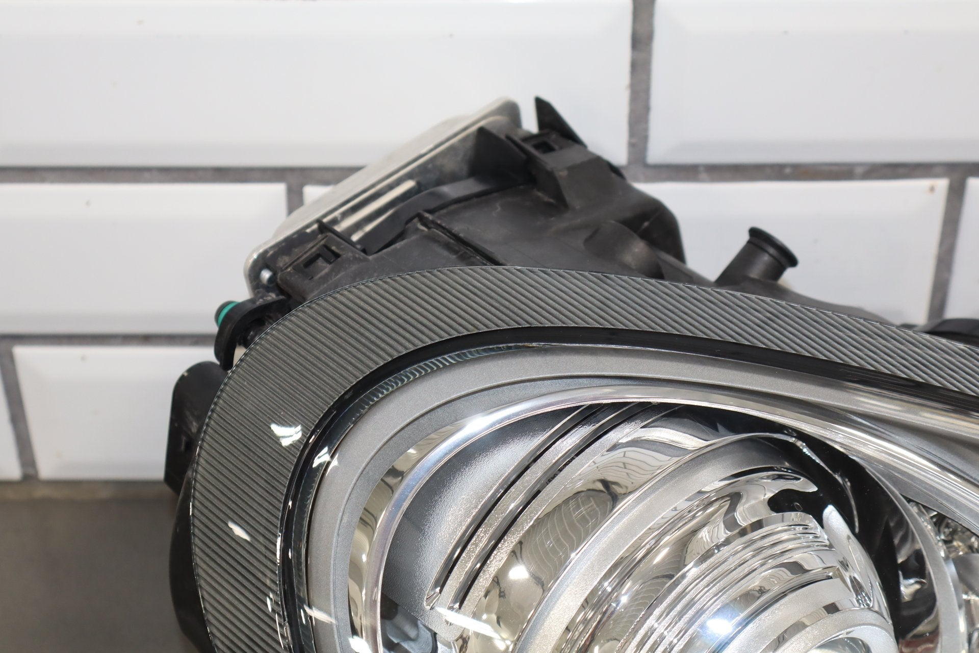 2010-2013 Porsche Panamera Passenger Right XENON HID Headlamp OEM