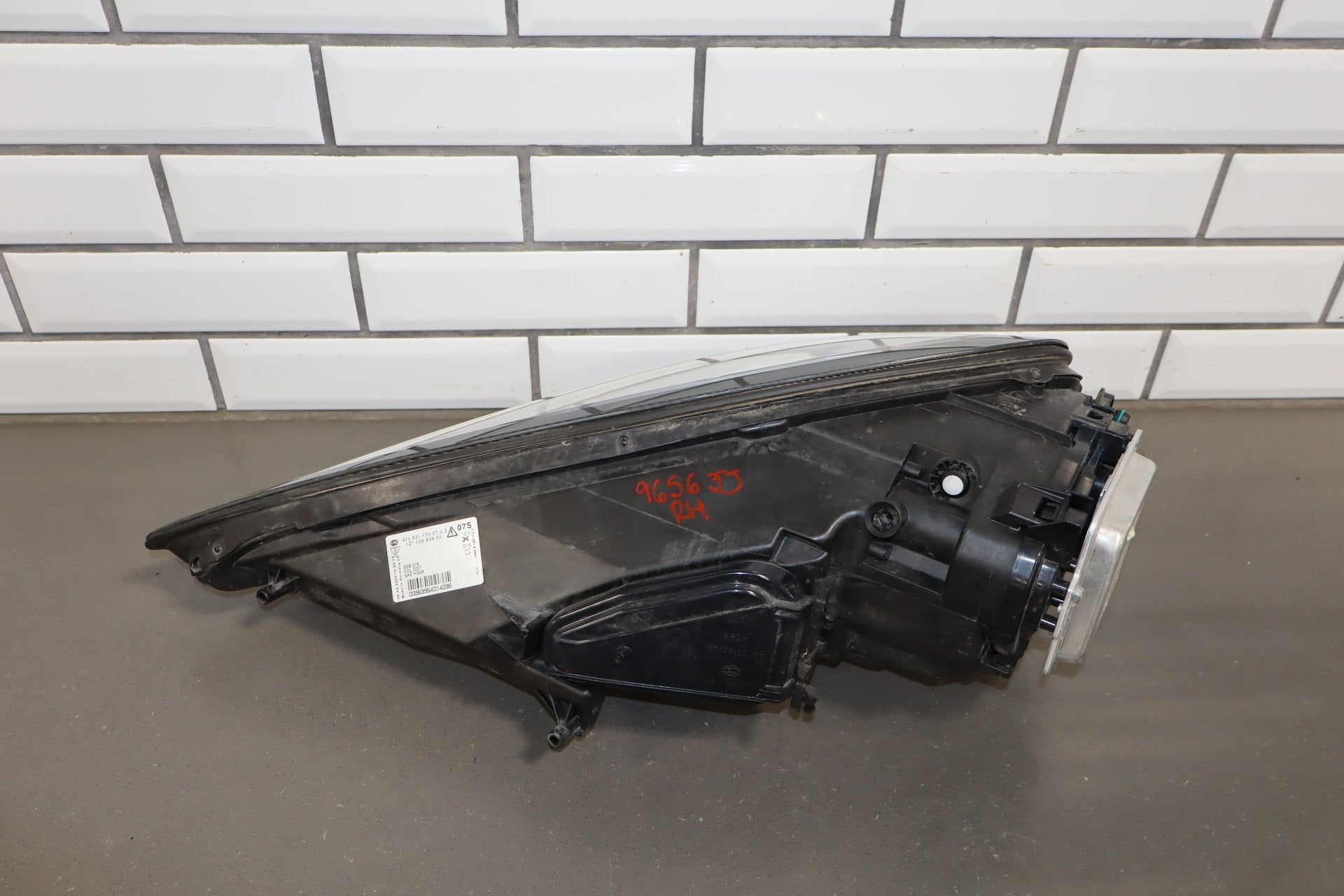 2010-2013 Porsche Panamera Passenger Right XENON HID Headlamp OEM