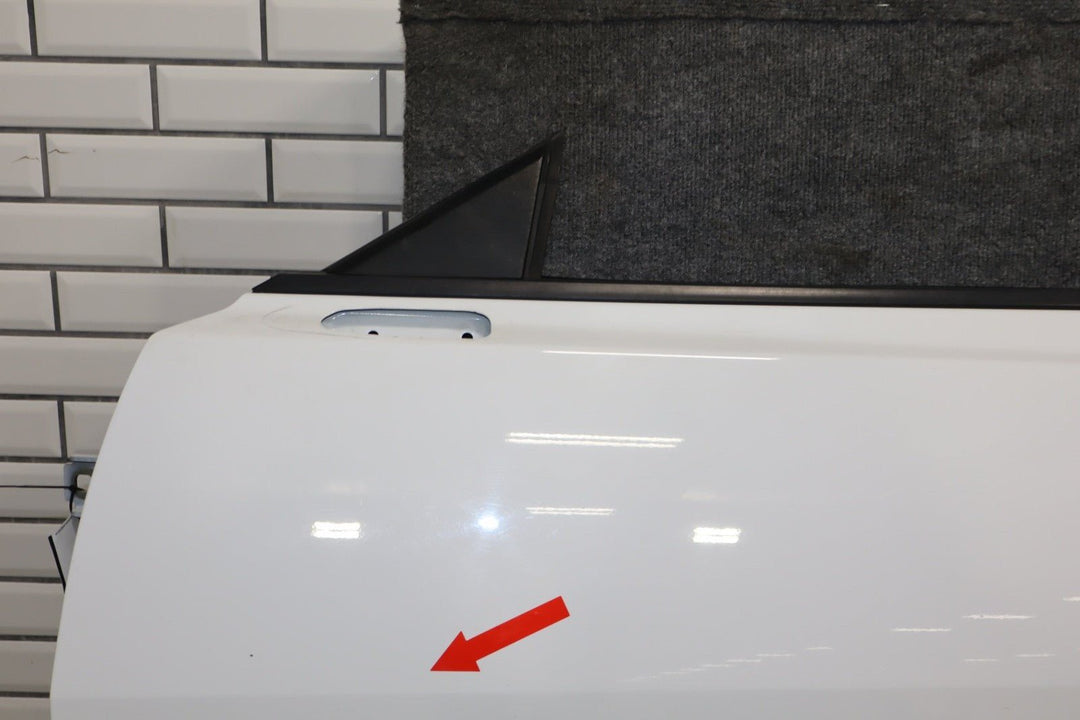 2010 - 2015 Chevrolet Camaro 2SS Left Front Door White GAZ