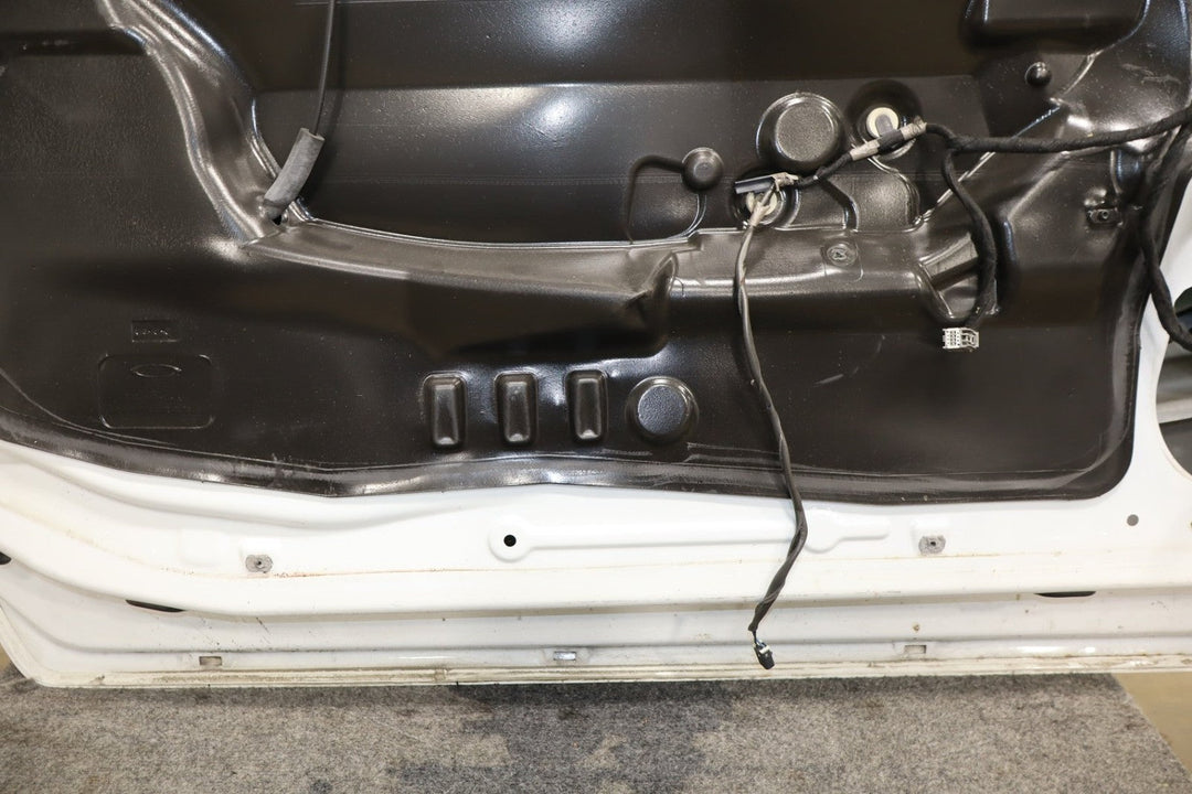 2010 - 2015 Chevrolet Camaro 2SS Left Front Door White GAZ