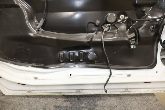 2010 - 2015 Chevrolet Camaro 2SS Left Front Door White GAZ