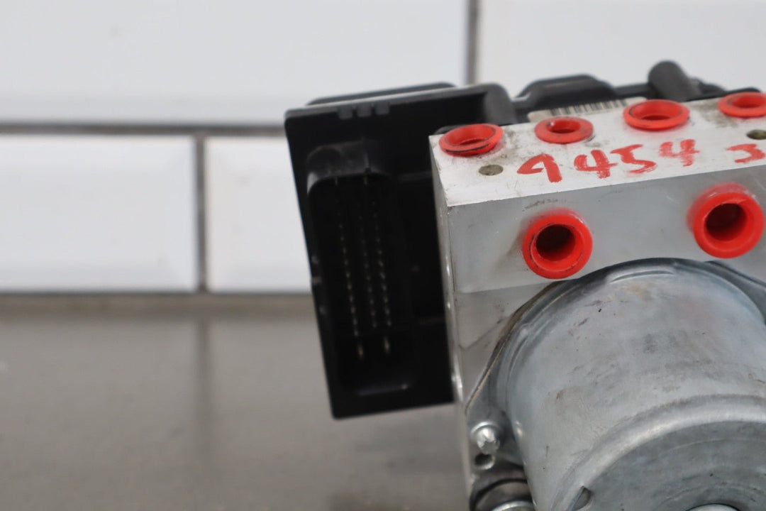 2010 - 2015 Chevrolet Camaro ABS Brake Unit OEM
