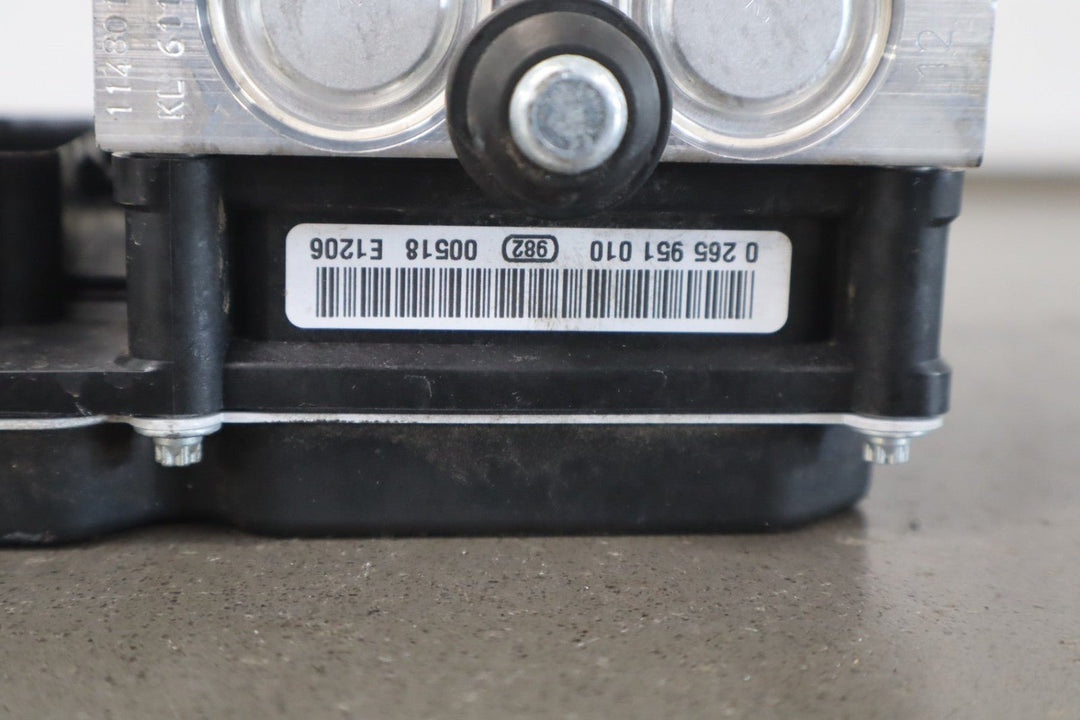 2010 - 2015 Chevrolet Camaro ABS Brake Unit OEM