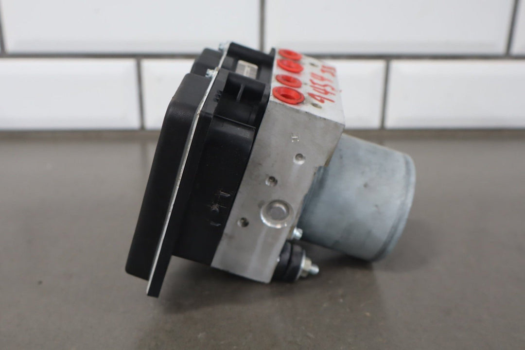 2010 - 2015 Chevrolet Camaro ABS Brake Unit OEM