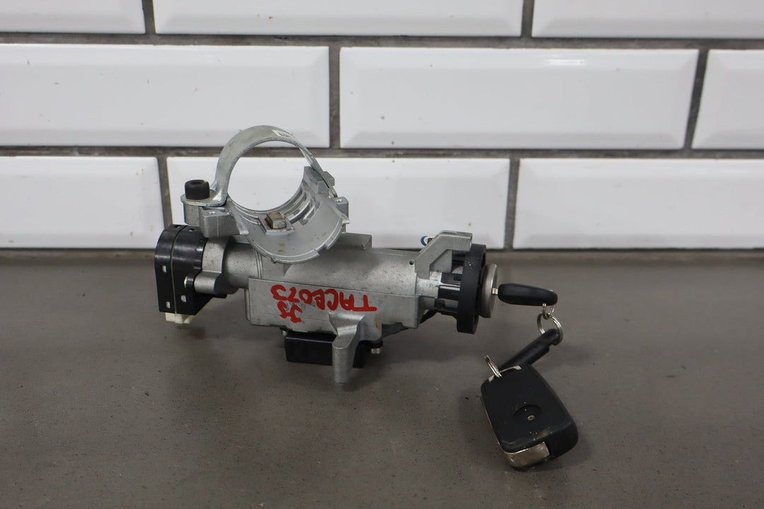 2010 - 2015 Chevrolet Camaro Ignition Switch with Key OEM