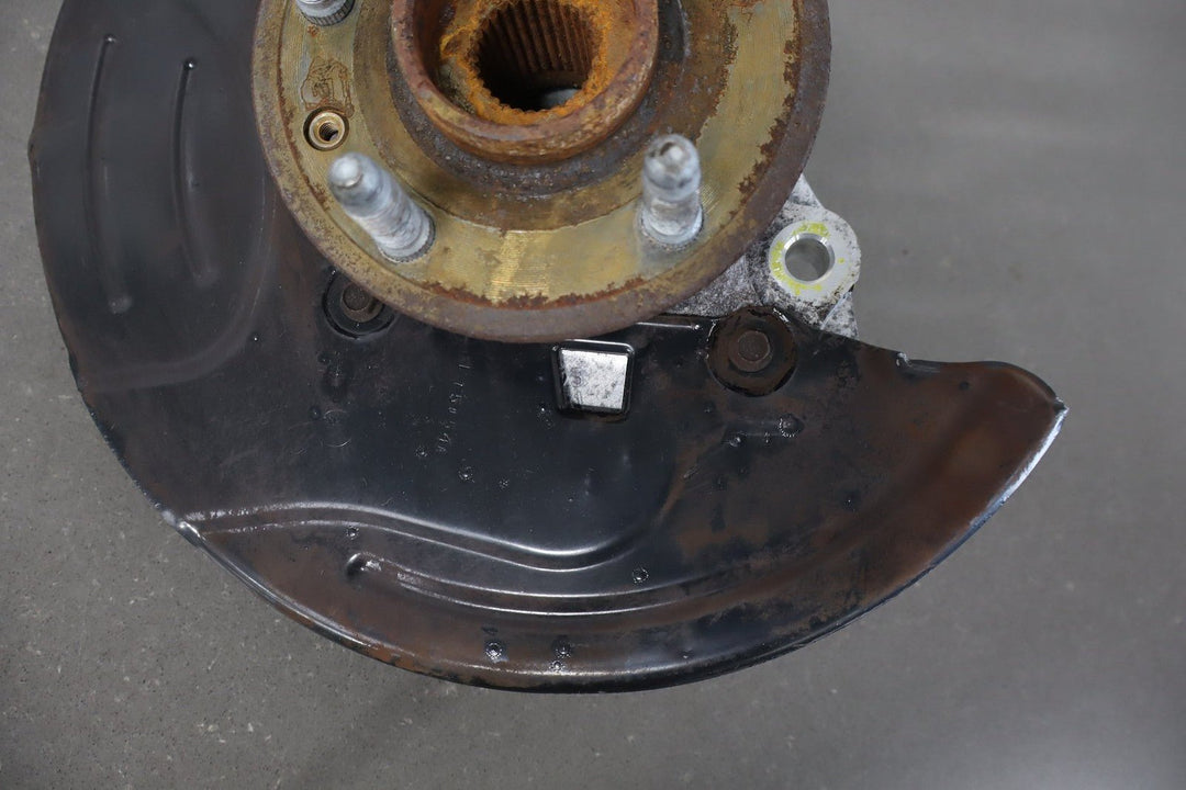 2010 - 2015 Chevrolet Camaro SS Left Front Spindle 92233625