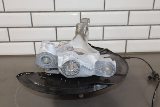 2010 - 2015 Chevrolet Camaro SS Left Front Spindle 92233625