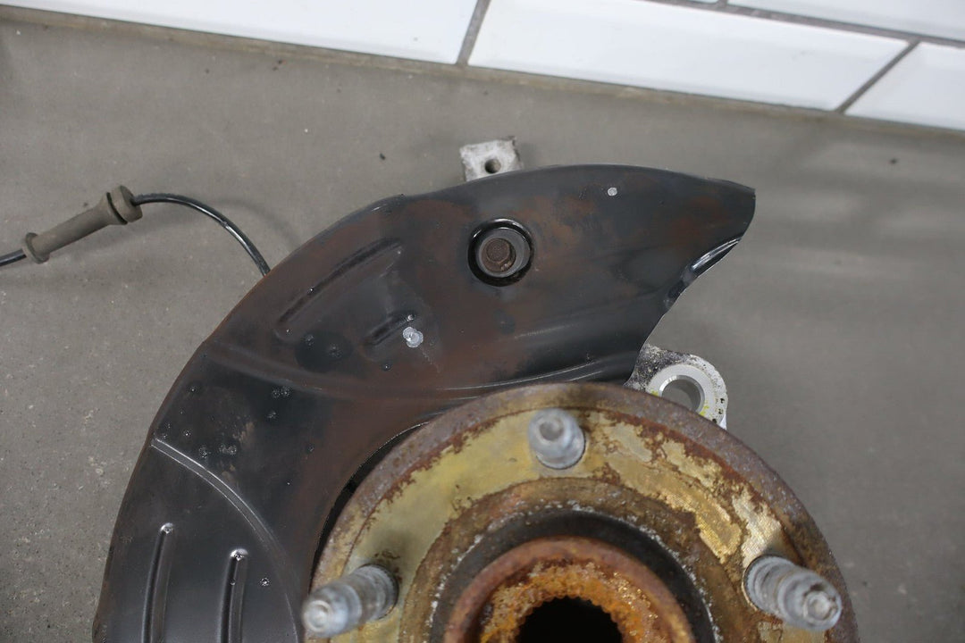 2010 - 2015 Chevrolet Camaro SS Left Front Spindle 92233625