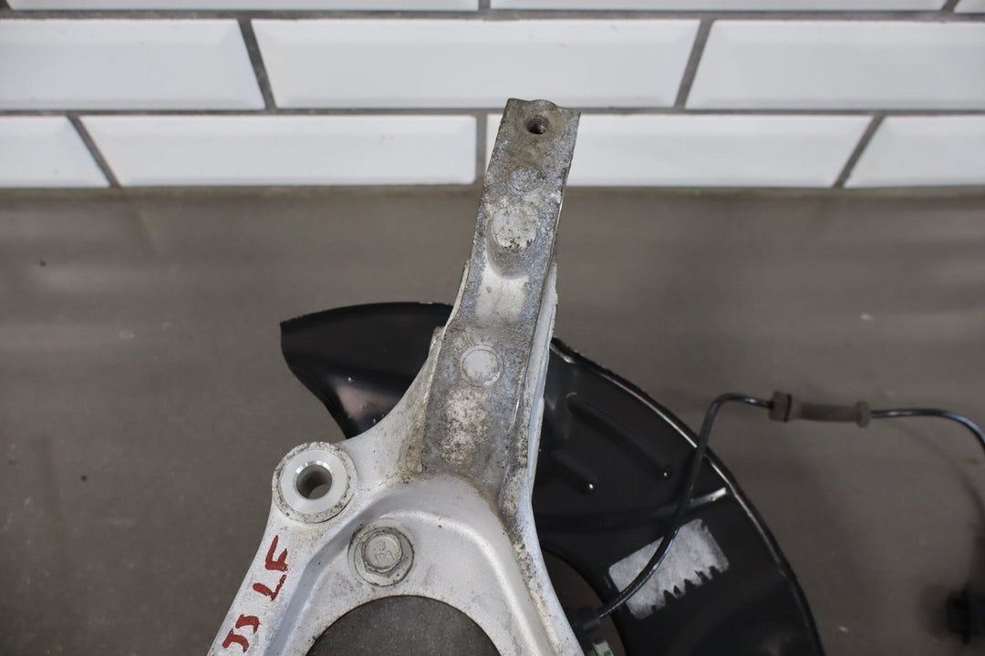 2010 - 2015 Chevrolet Camaro SS Left Front Spindle 92233625