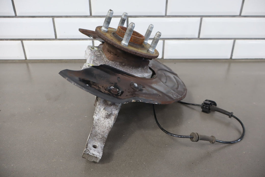 2010 - 2015 Chevrolet Camaro SS Left Front Spindle 92233625