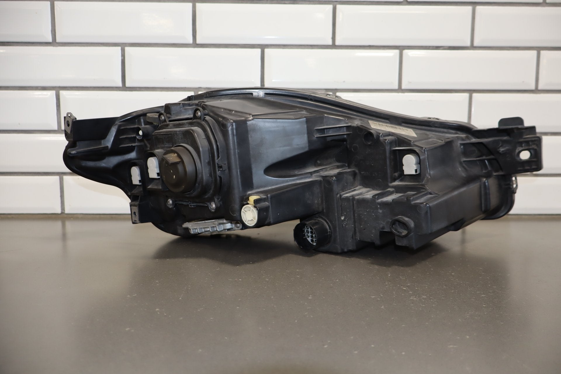 2010-2015 Jaguar XJ XJL Driver Left LH Xenon HID Headlight Assembly OEM