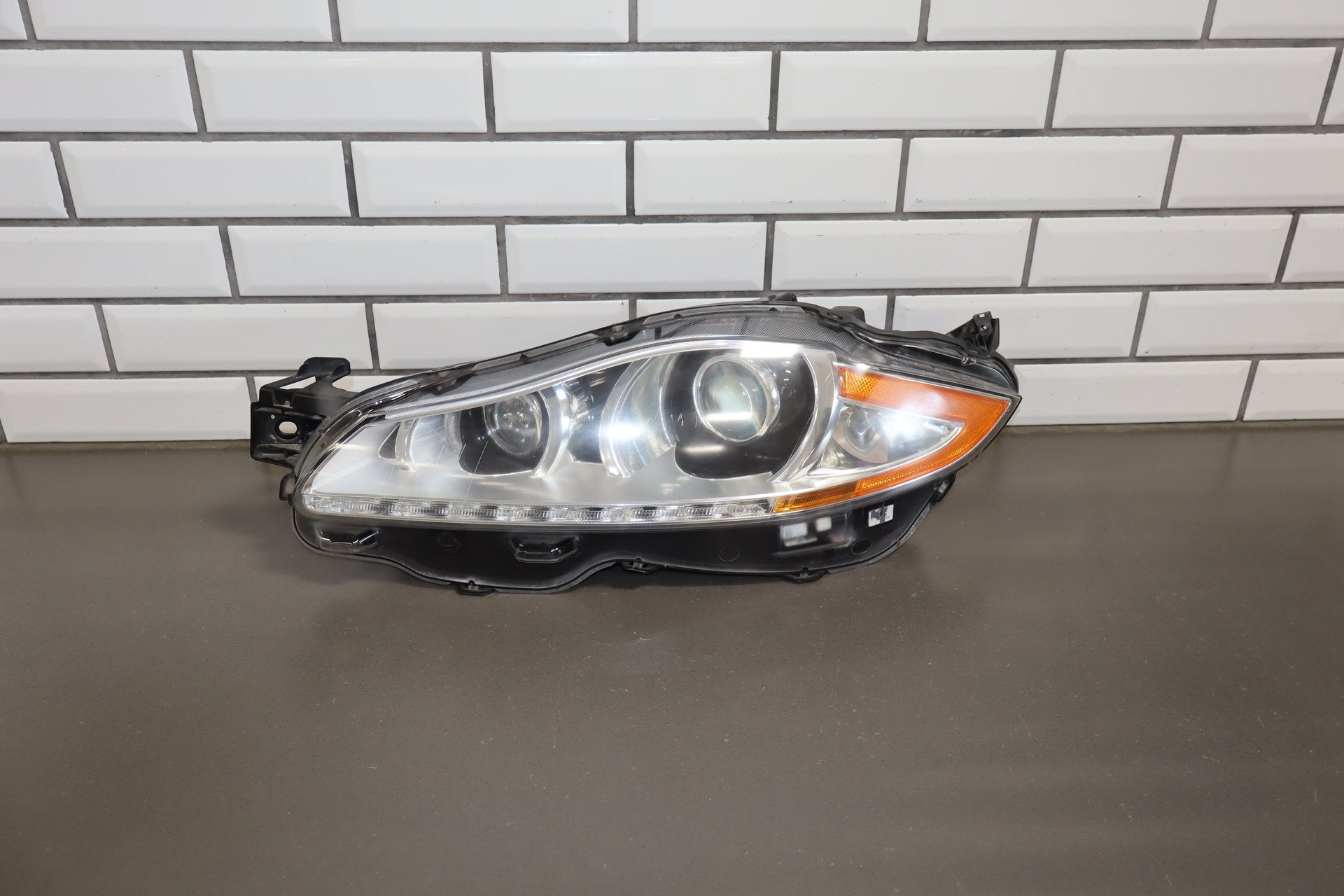 2010-2015 Jaguar XJ XJL Driver Left LH Xenon HID Headlight Assembly OEM