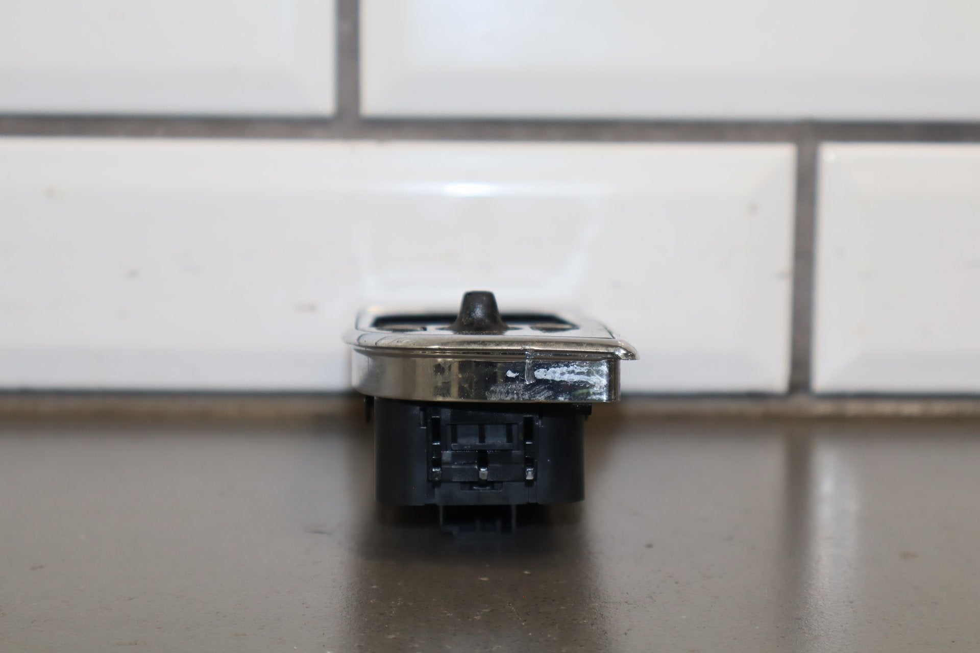 2010-2015 Jaguar XJ XJL X351 Left Front Window Switch OEM