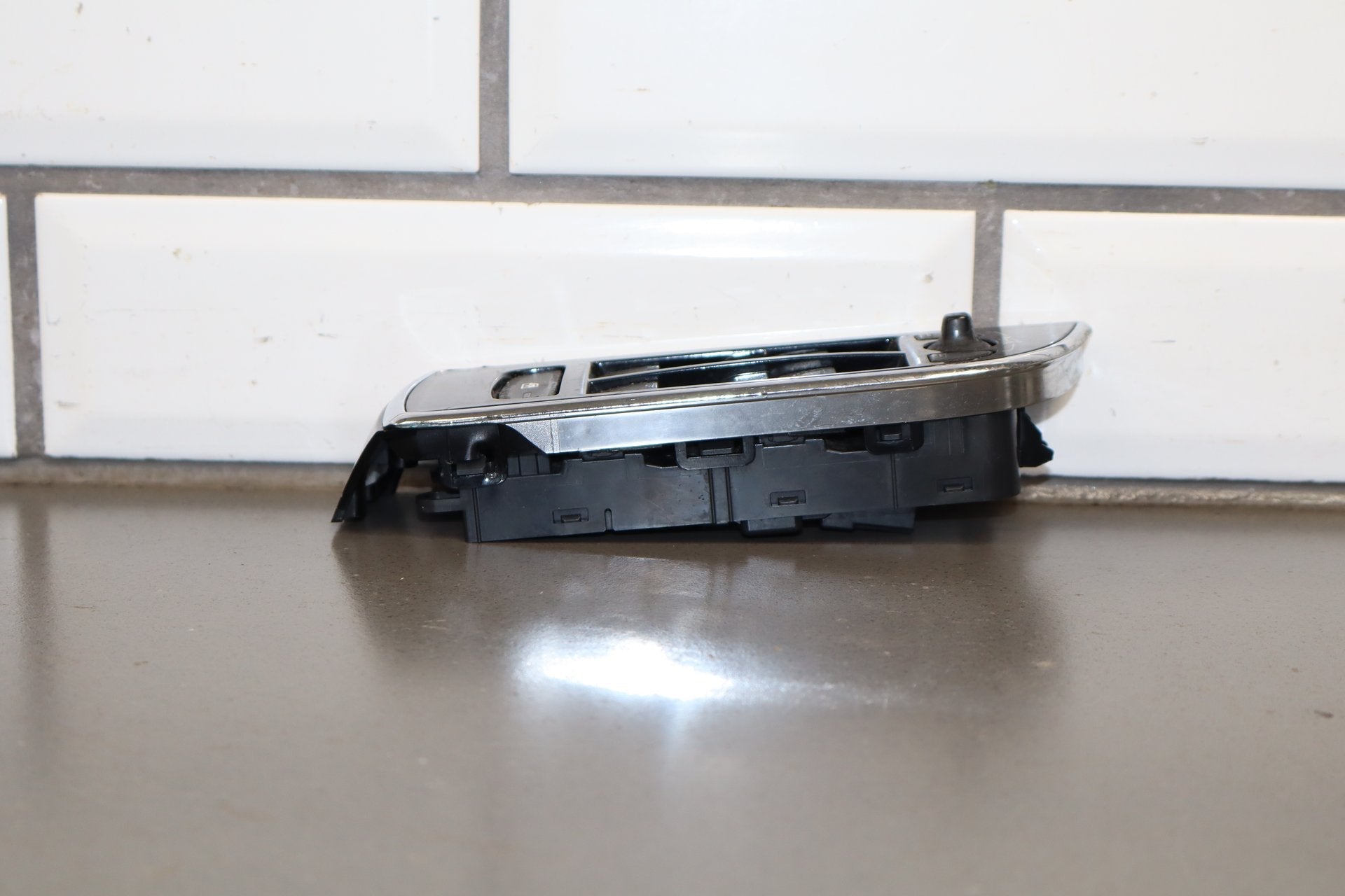 2010-2015 Jaguar XJ XJL X351 Left Front Window Switch OEM