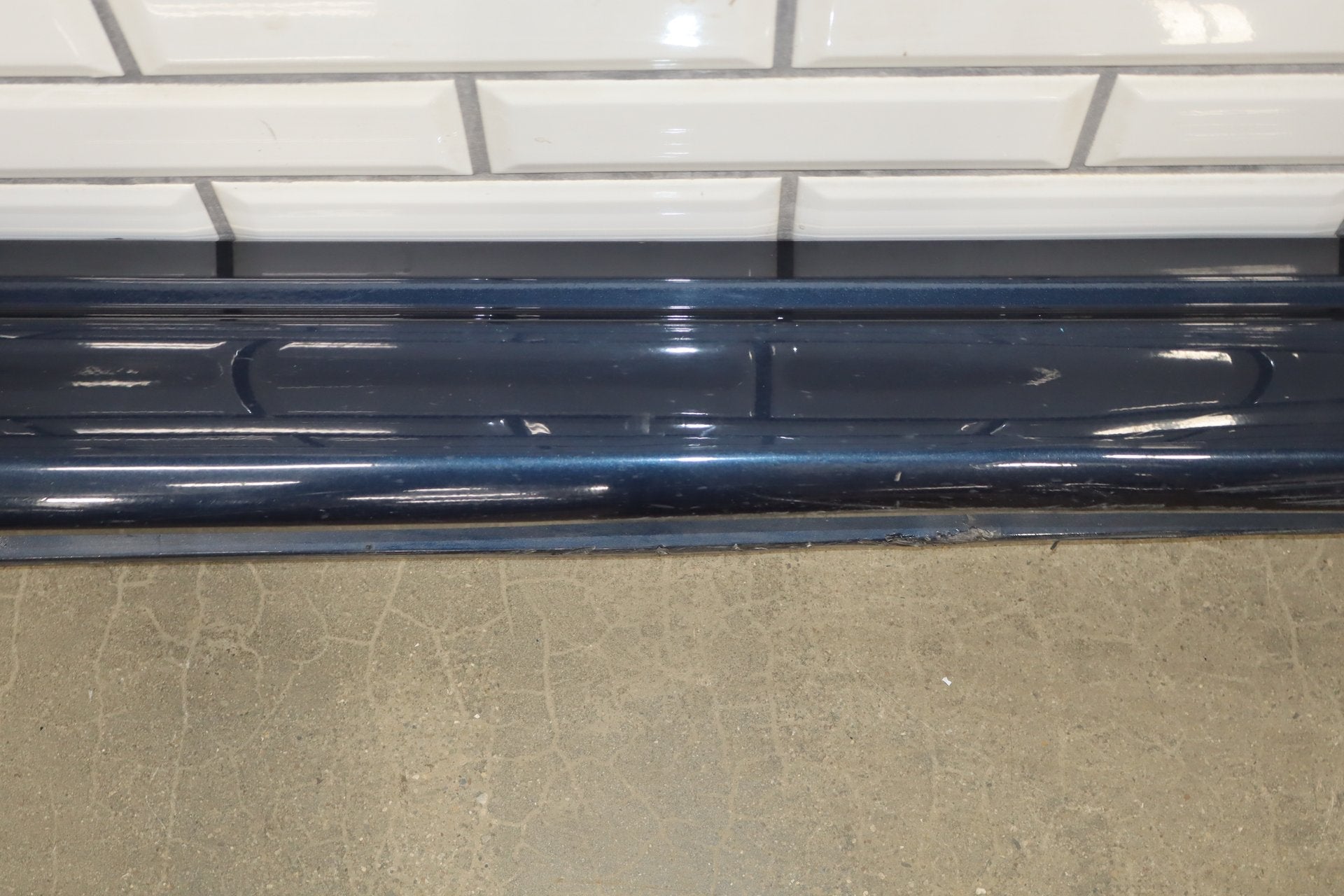 2010-2016 Porsche Panamera 4 S Right Rocker Molding Dark Blue Metallic Dark Blue Metallic