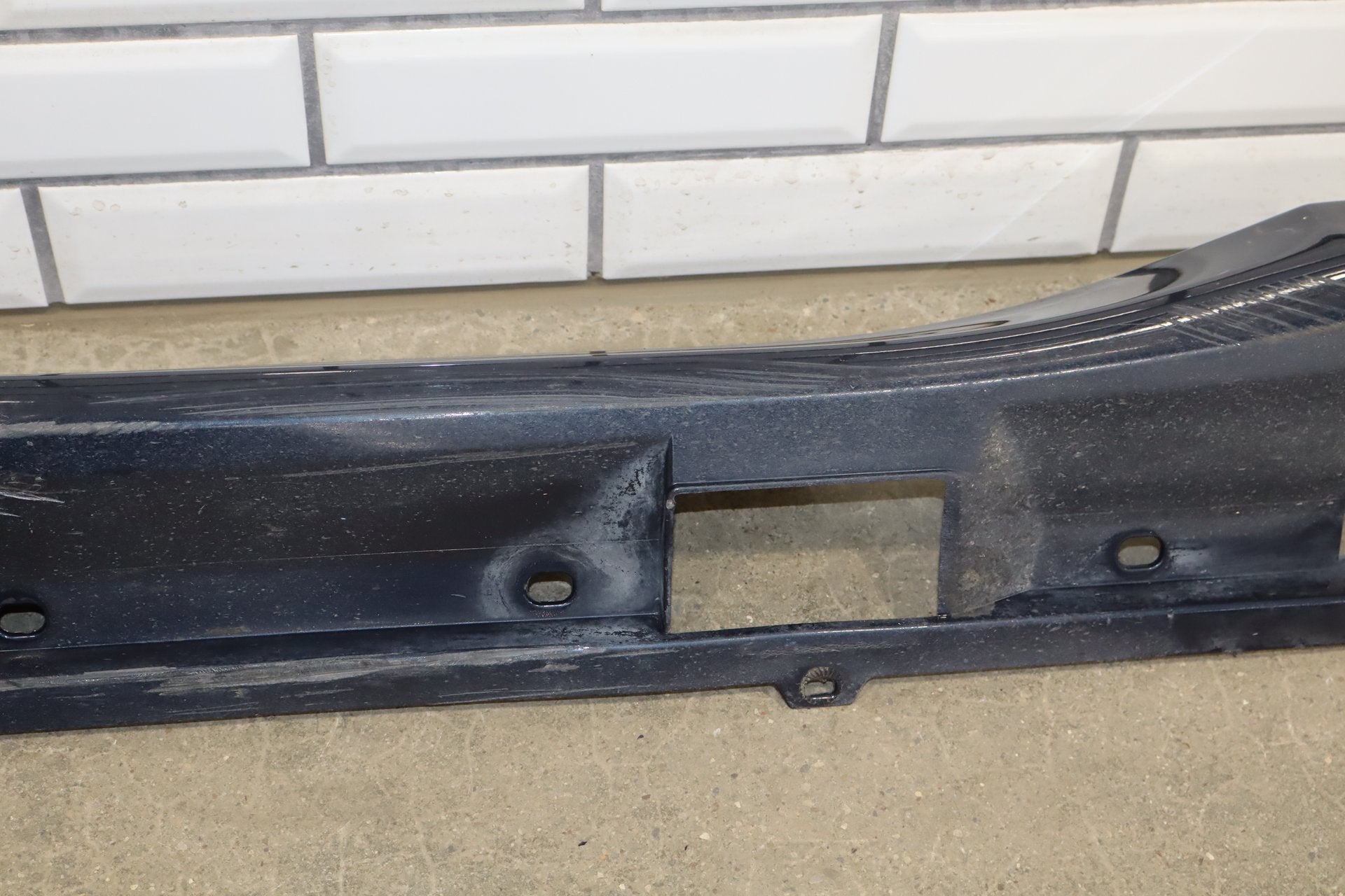 2010-2016 Porsche Panamera 4 S Right Rocker Molding Dark Blue Metallic Dark Blue Metallic