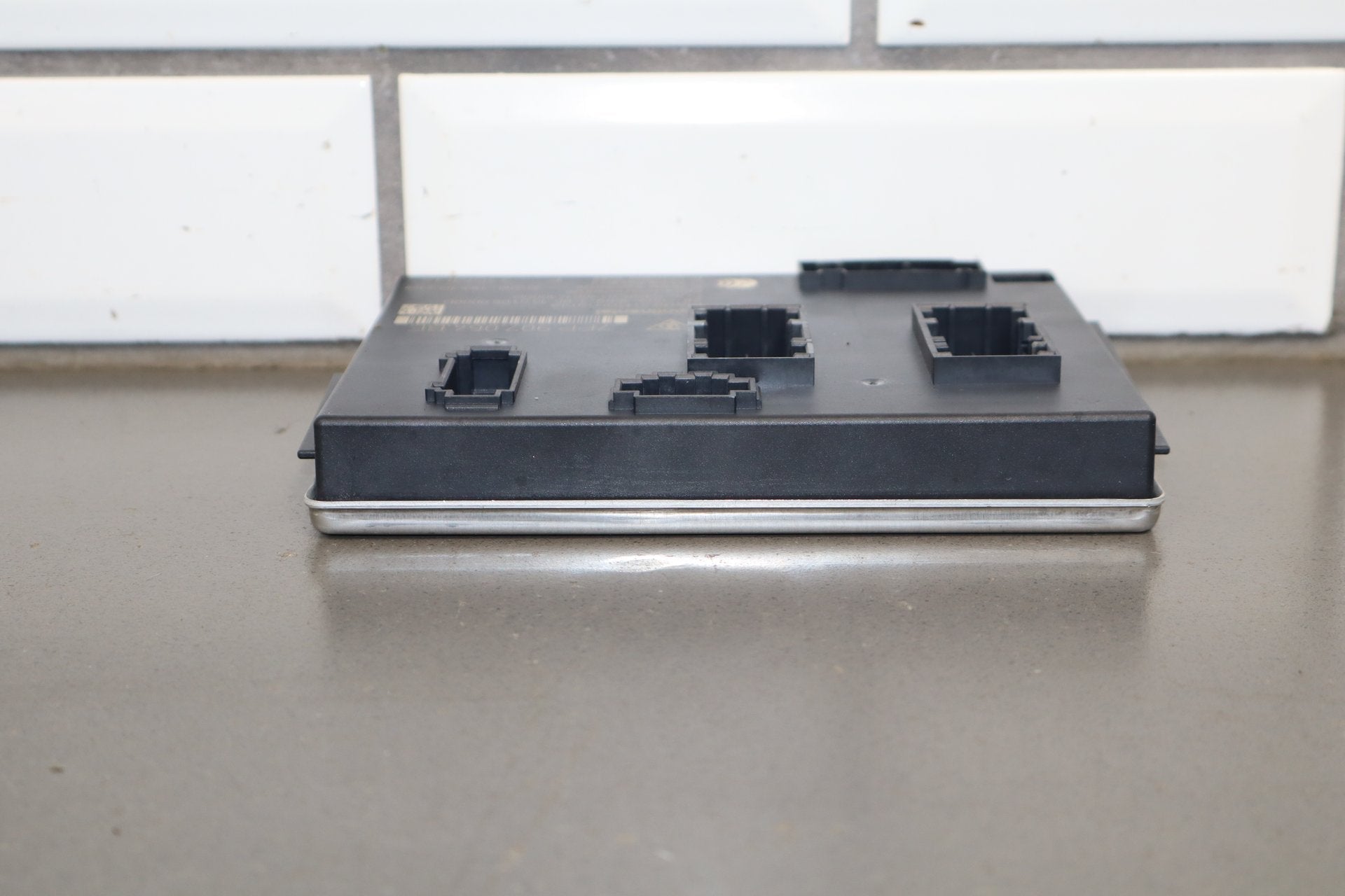 2010-2016 Porsche Panamera Body Control Module 7pp907064be OEM